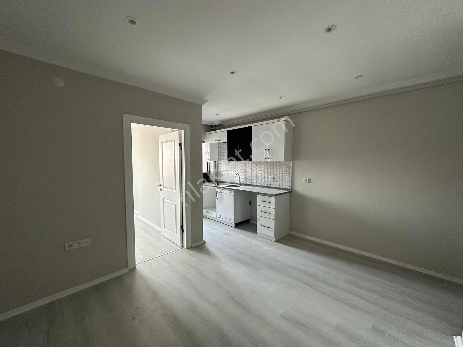 Nef Önü Cadde Üzerinde Sıfır Eşyasız Kiralık 1+1 - Görsel 15