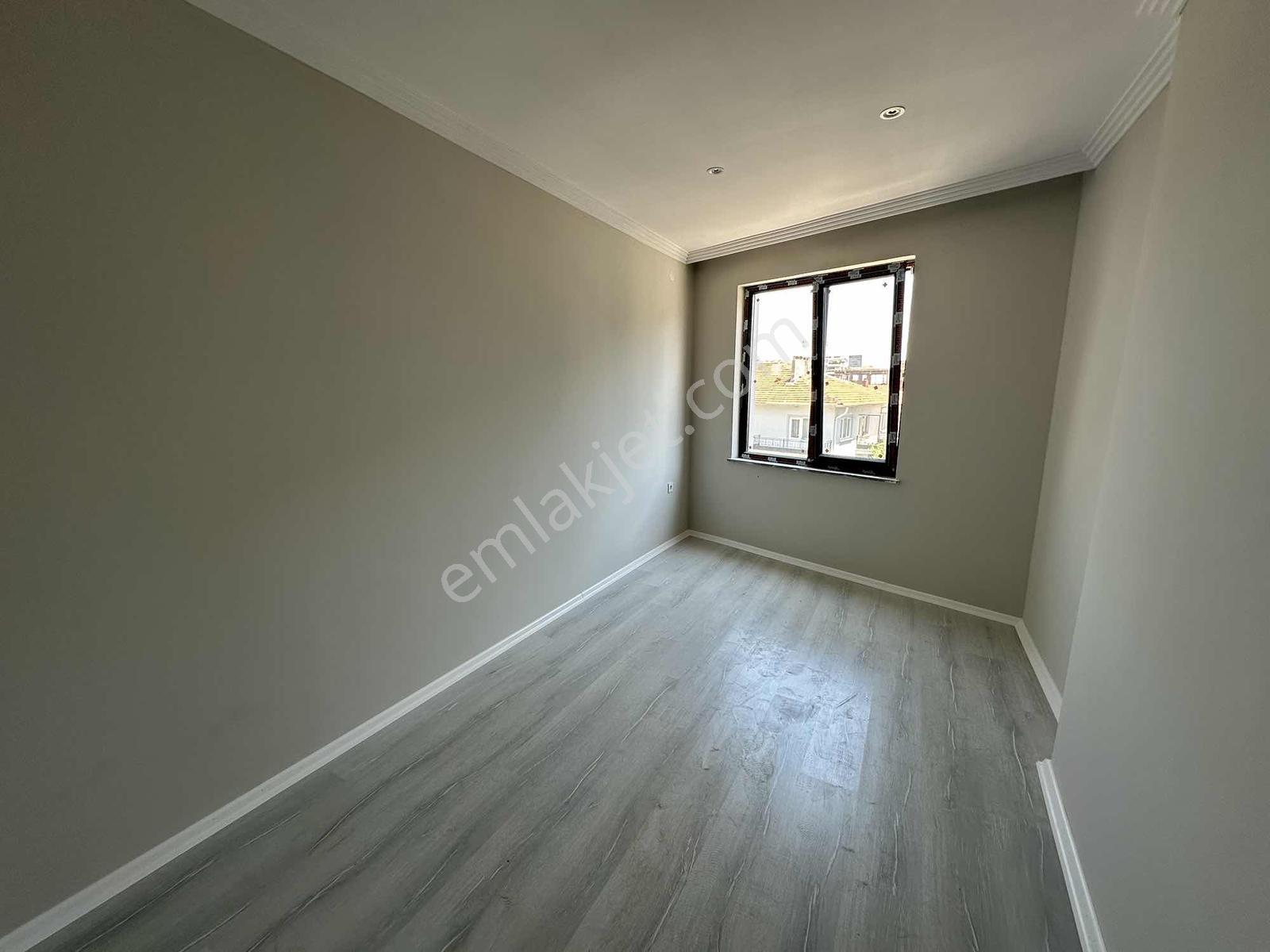 Nef Önü Cadde Üzerinde Sıfır Eşyasız Kiralık 1+1 - Görsel 18