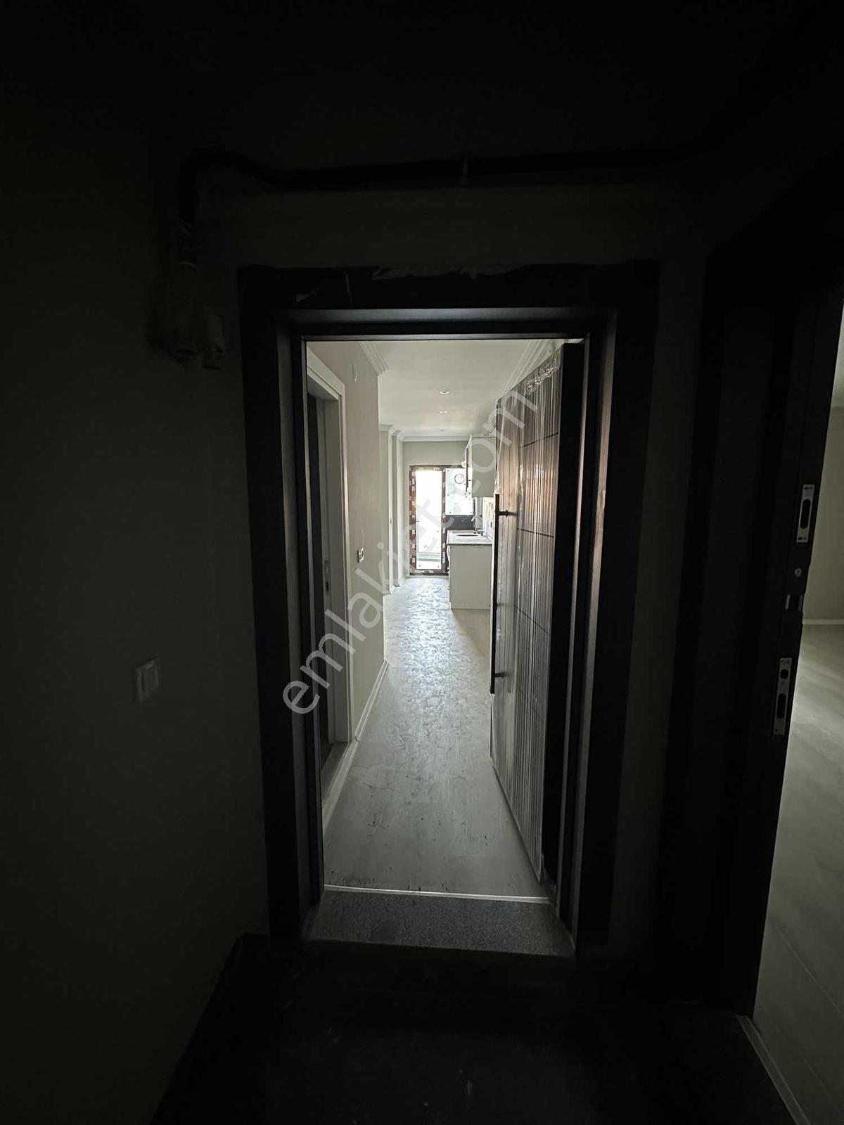 Nef Önü Cadde Üzerinde Sıfır Eşyasız Kiralık 1+1 - Görsel 8