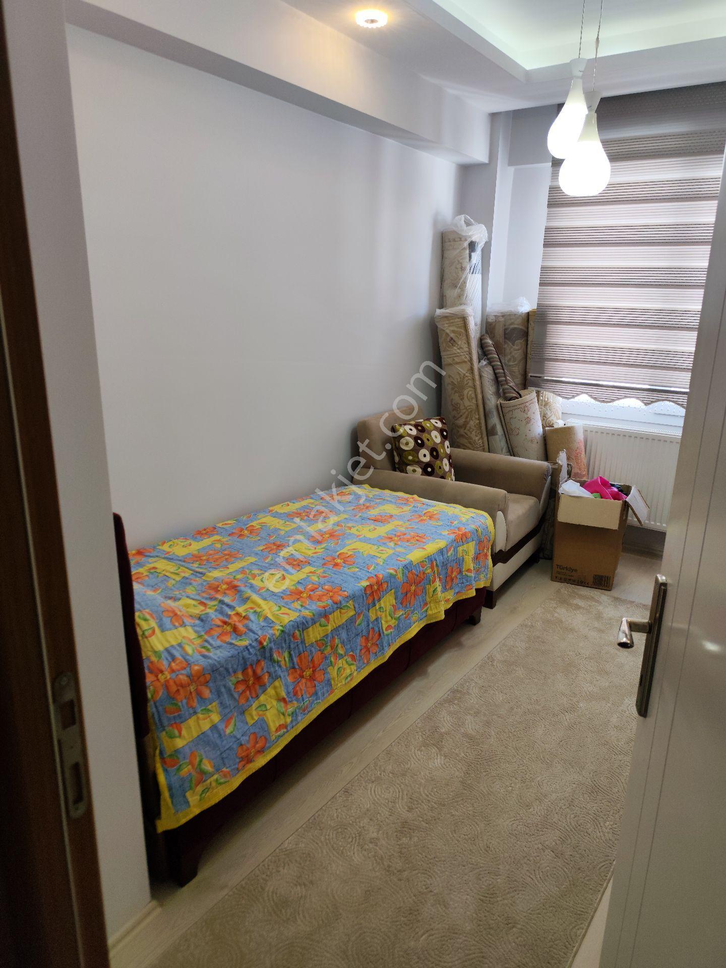 Sahibinden Merkezi Konumda Yeni Köy Garaji Civarinda Lüks Full Yapılı 4+1 Daire - Görsel 15