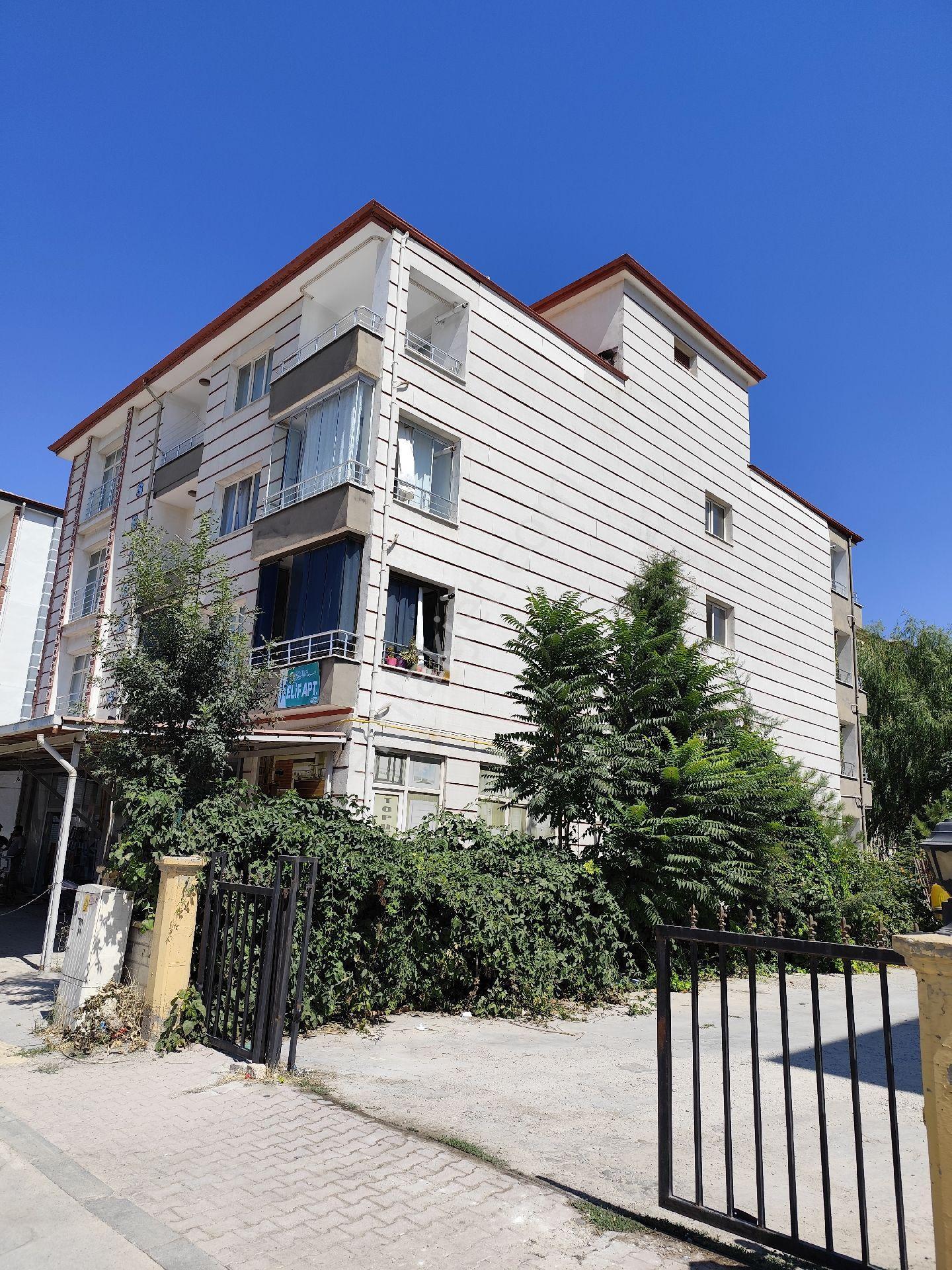 Sahibinden Merkezi Konumda Yeni Köy Garaji Civarinda Lüks Full Yapılı 4+1 Daire - Görsel 30
