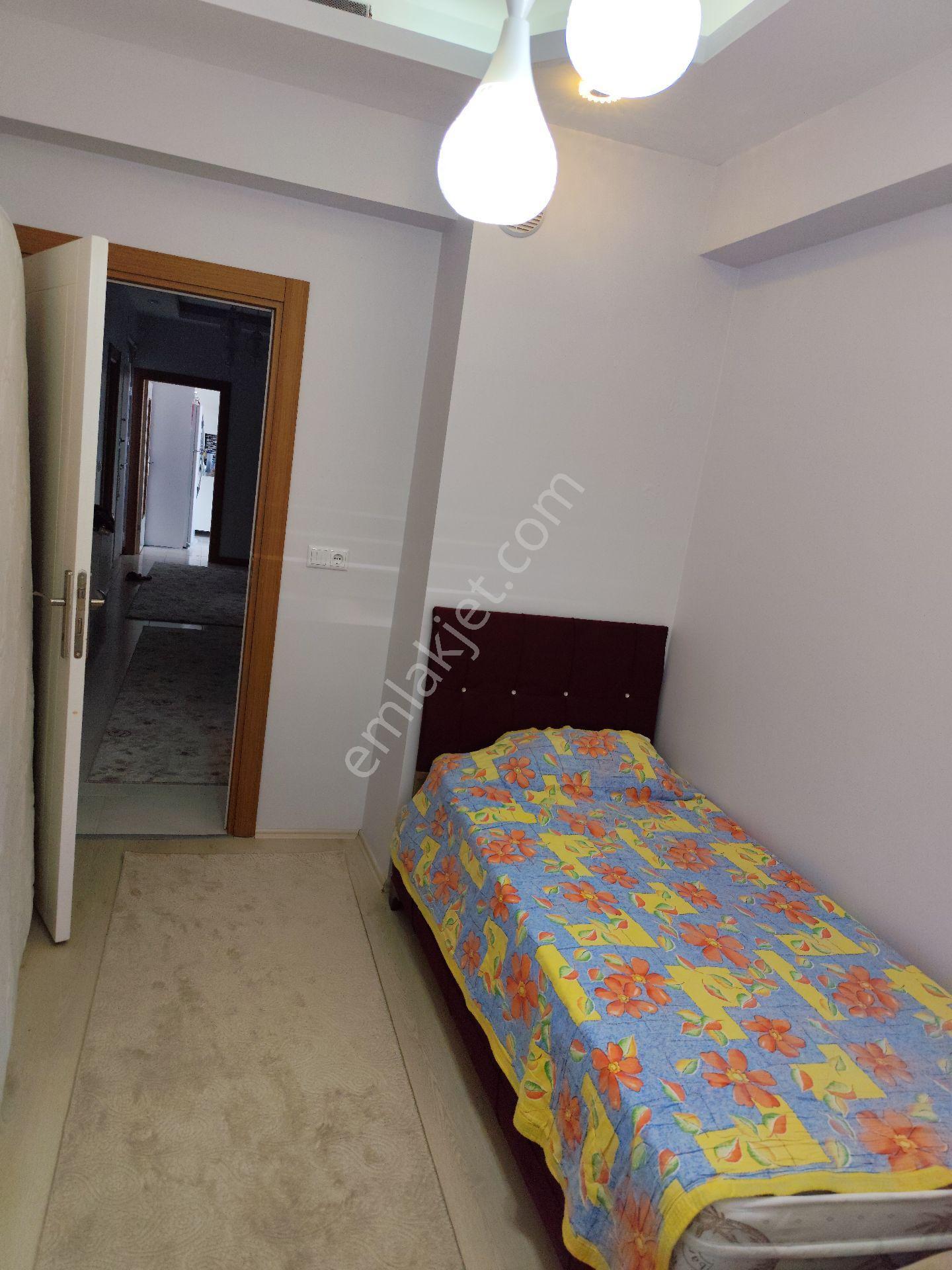 Sahibinden Merkezi Konumda Yeni Köy Garaji Civarinda Lüks Full Yapılı 4+1 Daire - Görsel 14