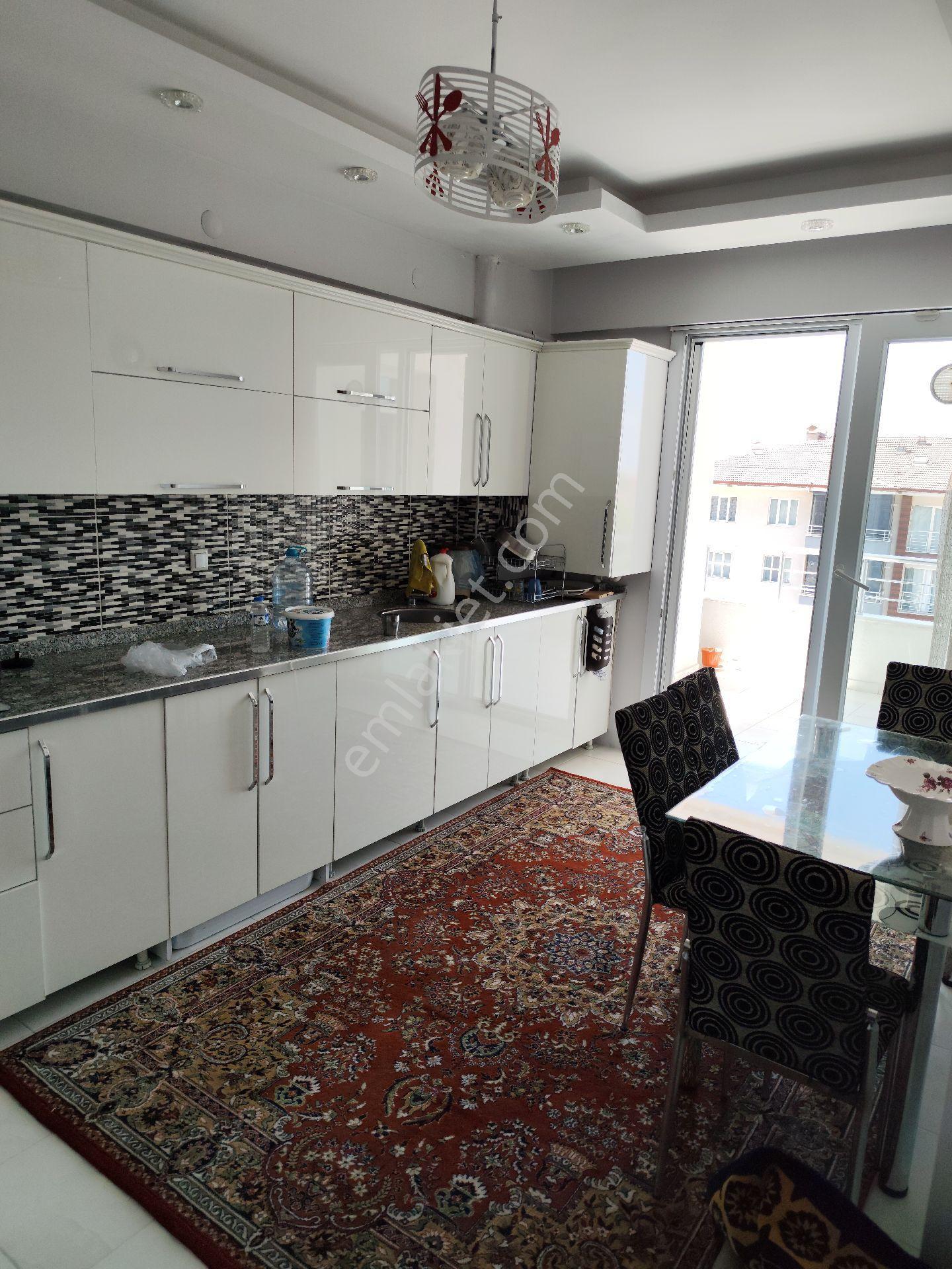 Sahibinden Merkezi Konumda Yeni Köy Garaji Civarinda Lüks Full Yapılı 4+1 Daire - Görsel 25