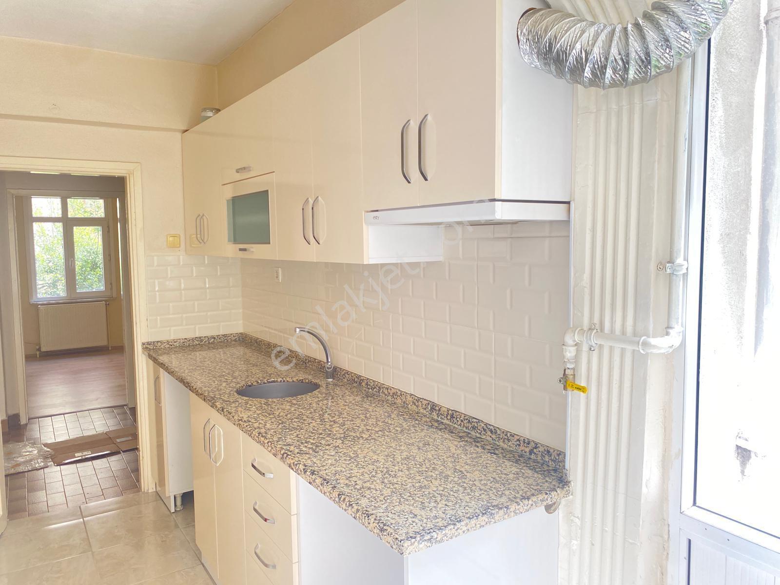 İznik Yolunda Kiralık Arakat 3+1 Daire - Görsel 17