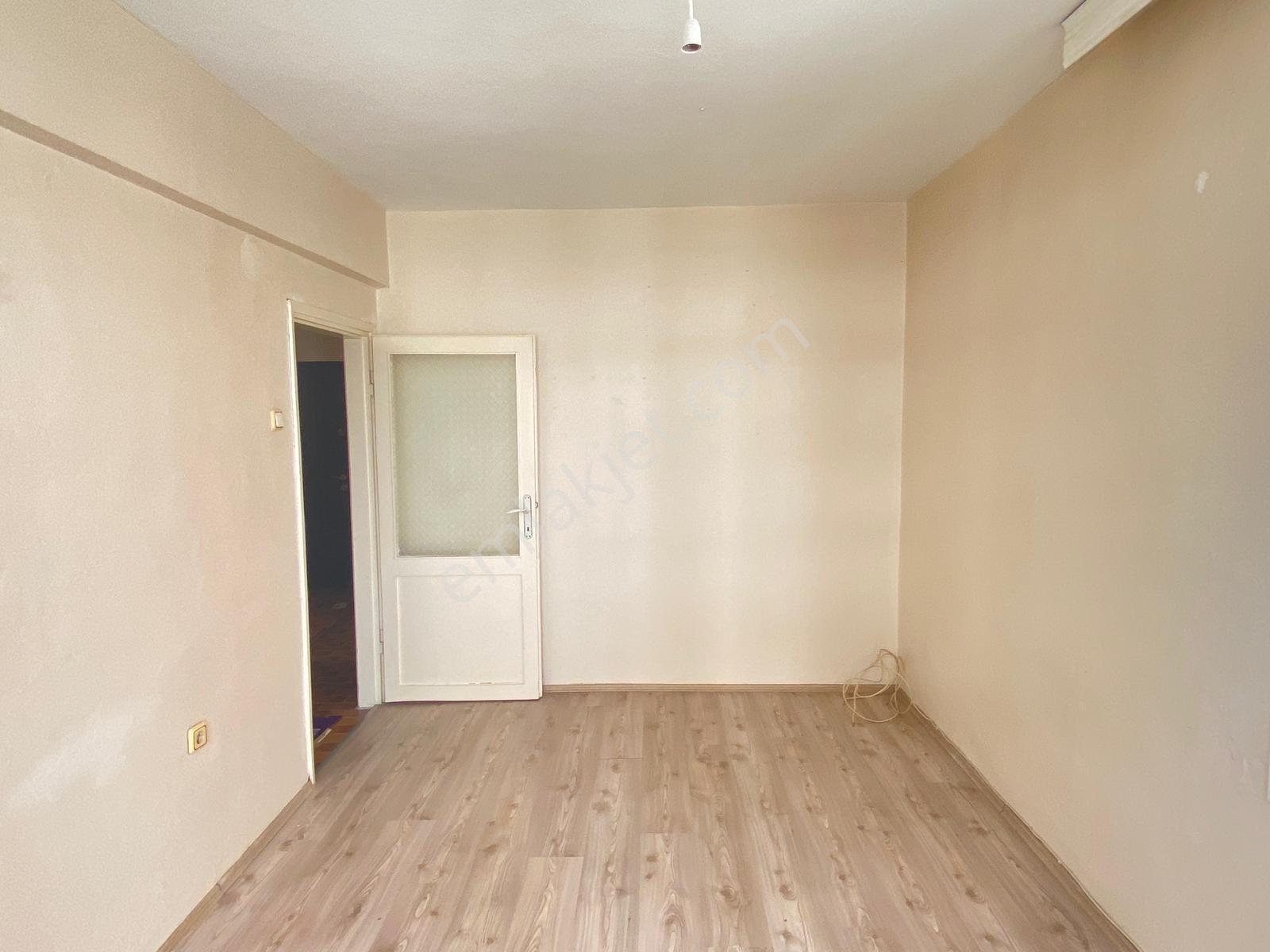 İznik Yolunda Kiralık Arakat 3+1 Daire - Görsel 3