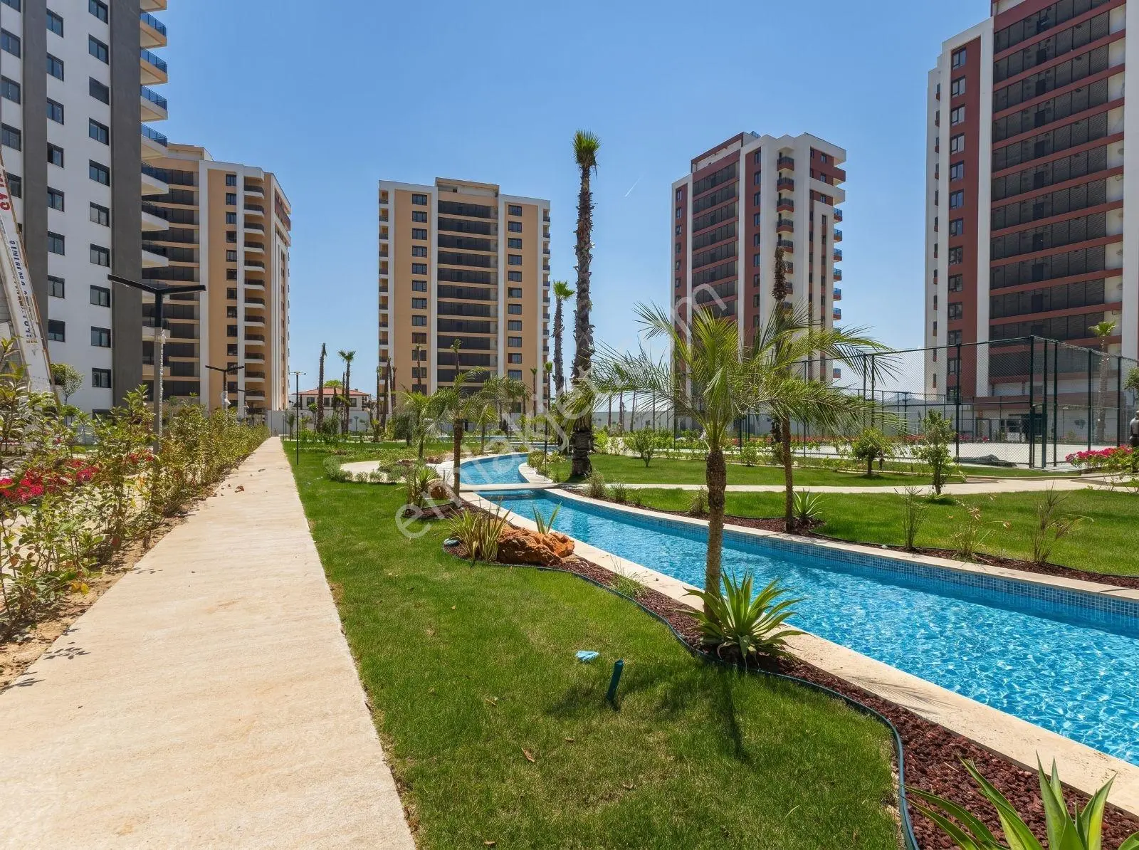 148 M2, 2+1 Ara Kat / 5 Yıldızlı Otel Gibi Site - Görsel 3