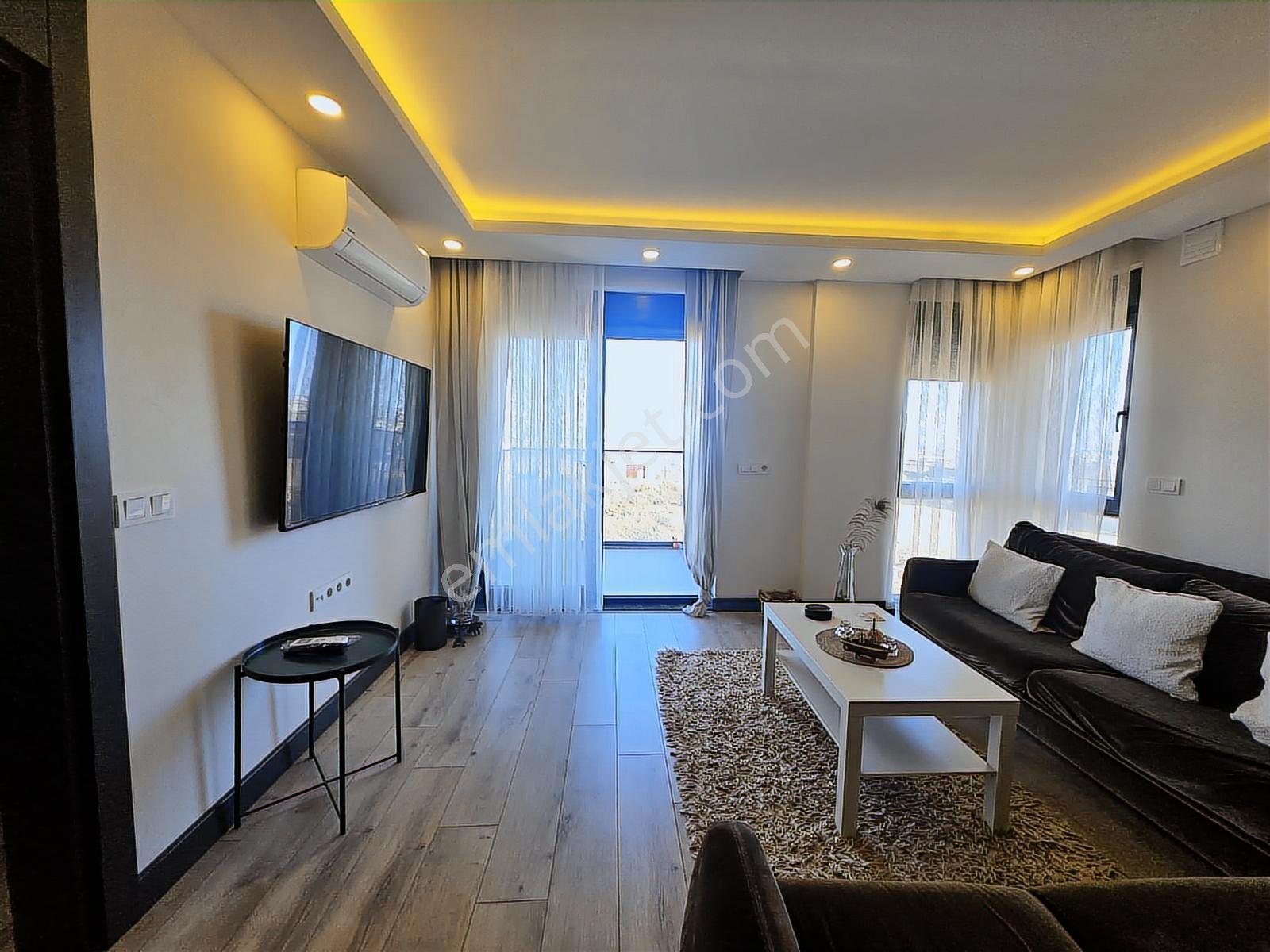 Altıntaş'da Havuzlu Temiz Eşyalı Deniz Manzaralı Arakat Daire - Görsel 24