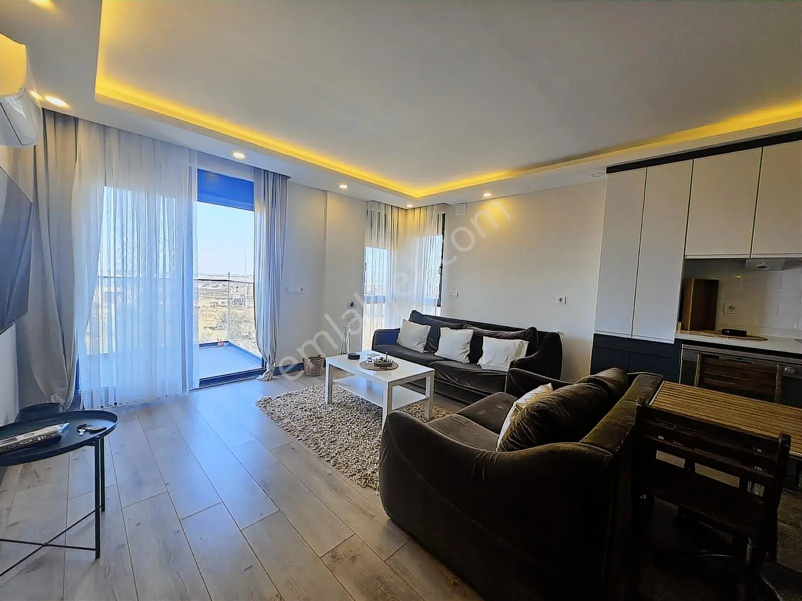 Altıntaş'da Havuzlu Temiz Eşyalı Deniz Manzaralı Arakat Daire - Görsel 30