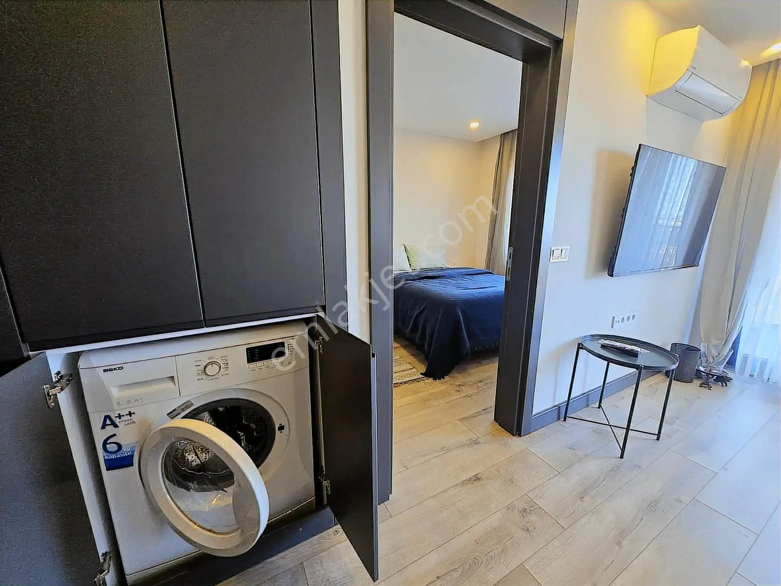 Altıntaş'da Havuzlu Temiz Eşyalı Deniz Manzaralı Arakat Daire - Görsel 10