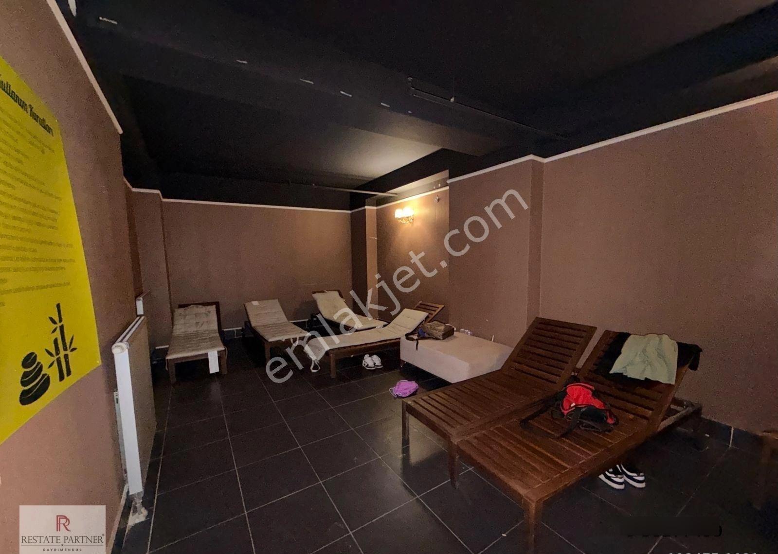 Ataşehir Küçükbakkalköy Buz Residence 2+1 Kiralık Daire 105 M2