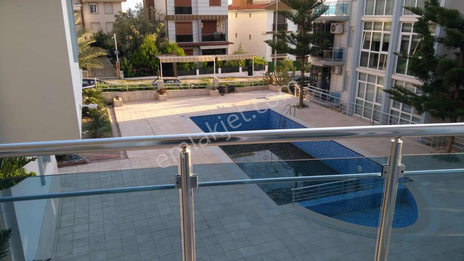 Kuşadası Kadınlar Denizin'de Site İçersinde Full Eşyalı Satılık - Görsel 7