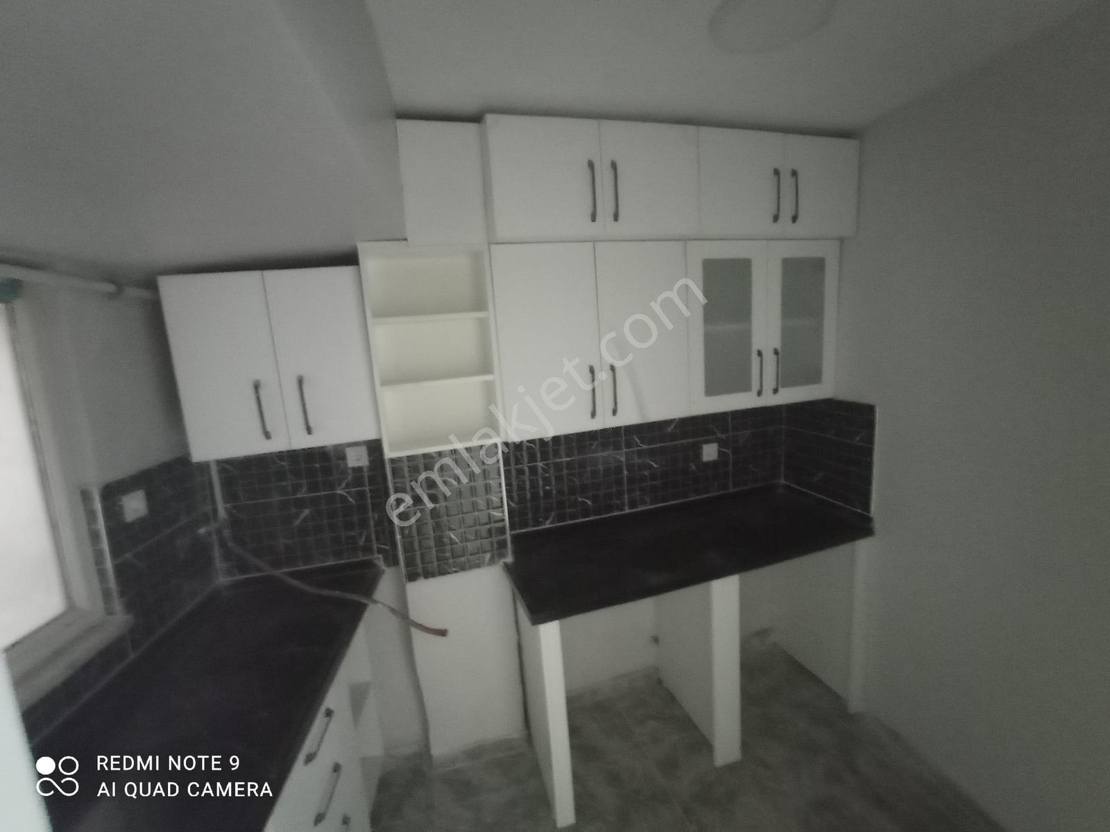 Kocamustafapaşa'da Kiralık 3+1 Bahçe Katı Kullanışlı Temiz Daire - Görsel 9