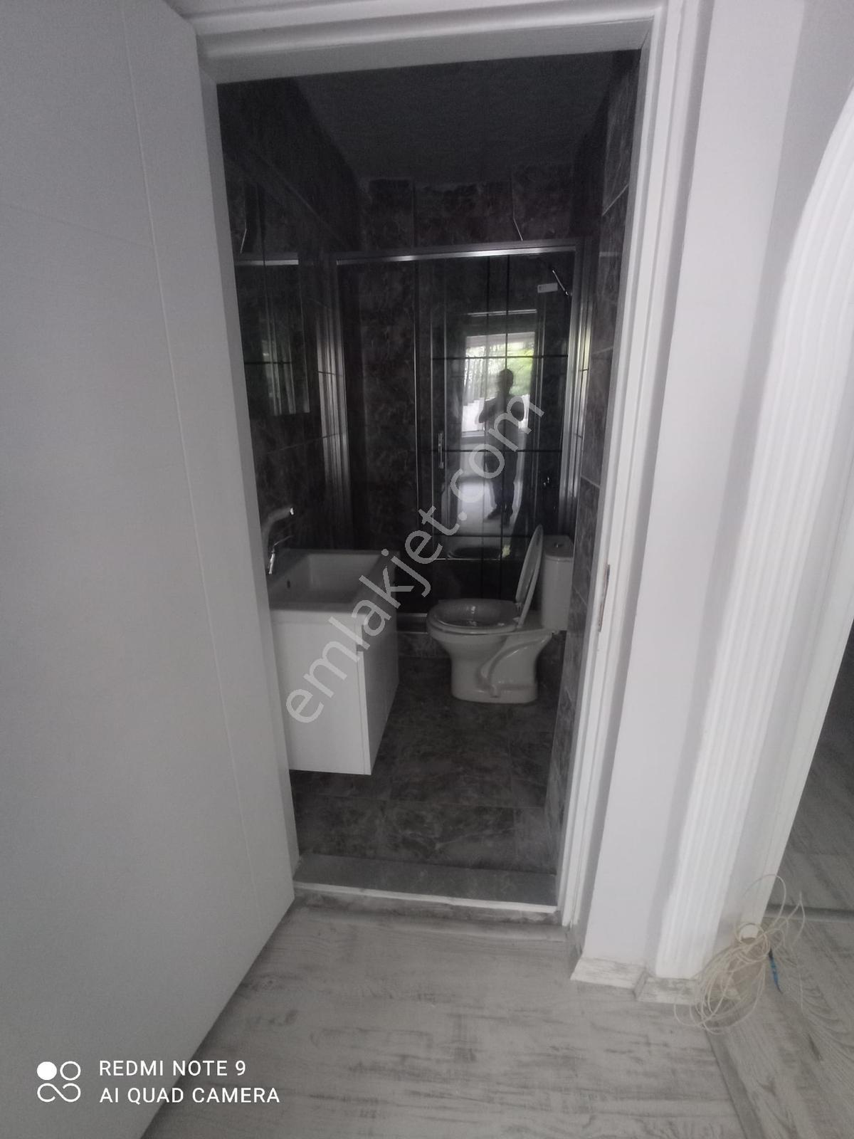 Kocamustafapaşa'da Kiralık 3+1 Bahçe Katı Kullanışlı Temiz Daire - Görsel 12