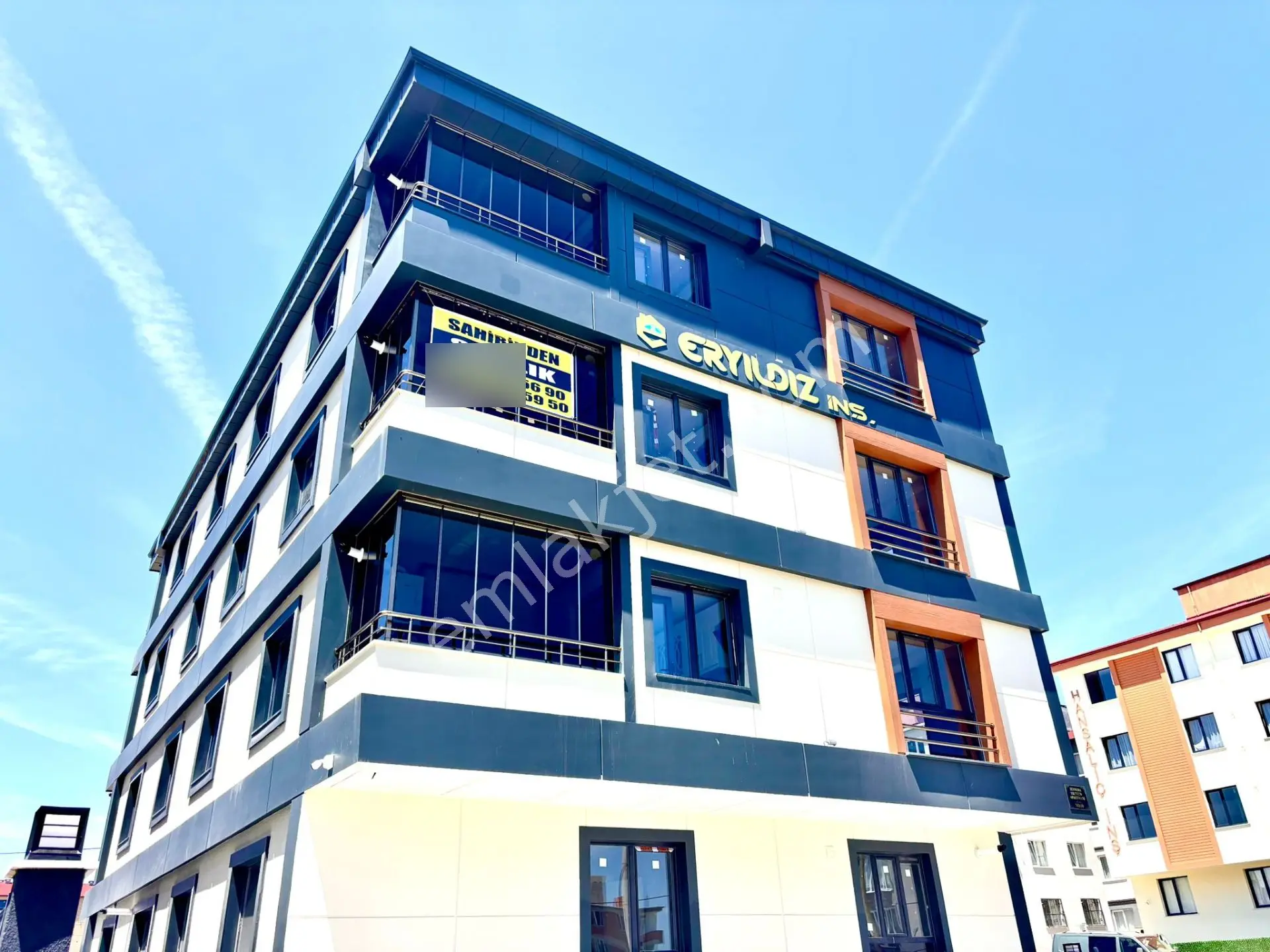 **eryıldız İnşaat**kendi Mülkümüz!**merkezi Konumda Fuul+fuul Ultra Lüks 3+1'ler - Görsel 3