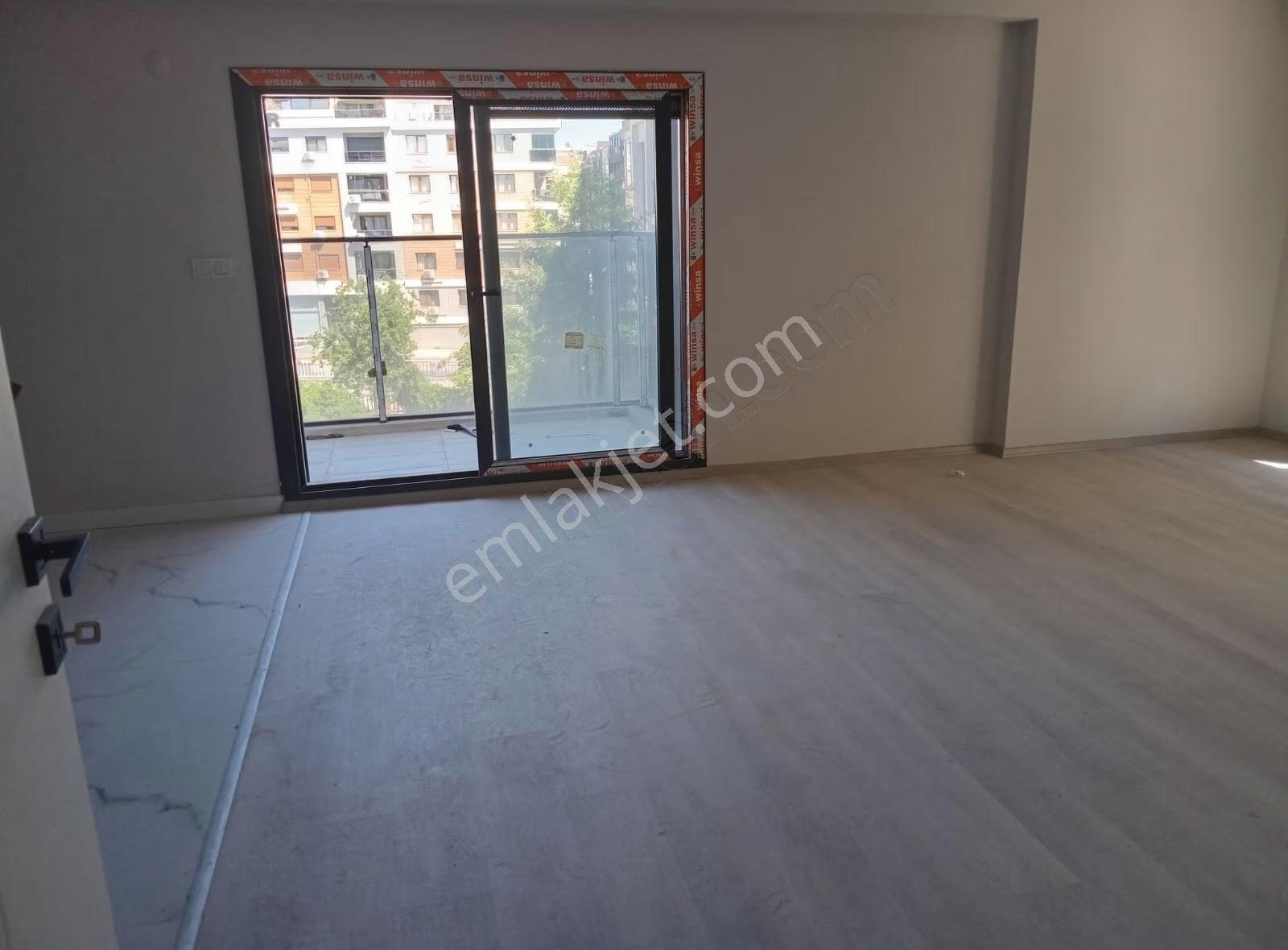 Demirköprüde Cadde Görür Sıfır Binada Cihat Koraya Lisesin Yakın - Görsel 16