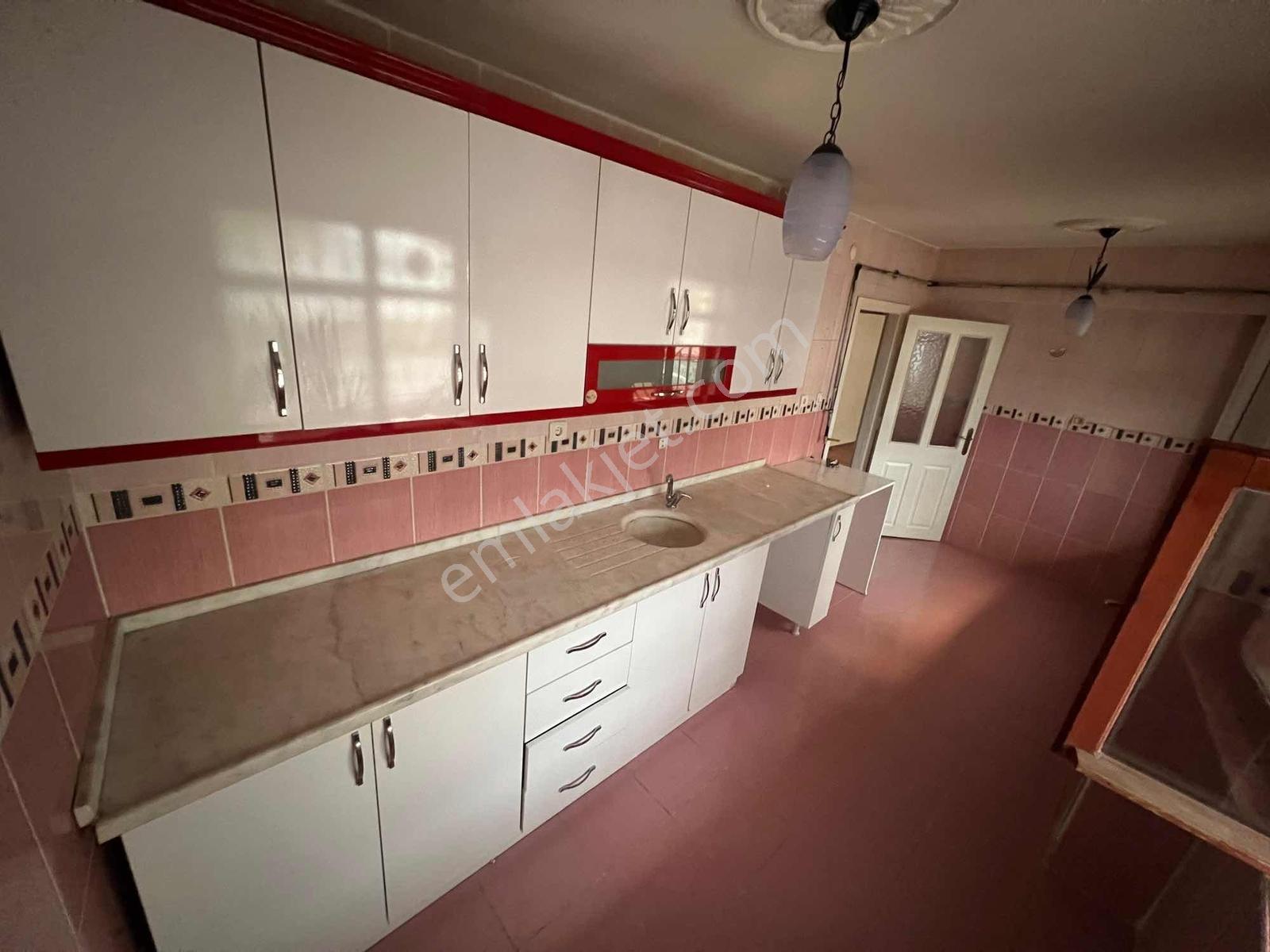 Ufuktepe Cadde Önü Yapılı Yüksek Giriş Kiralık - Görsel 3