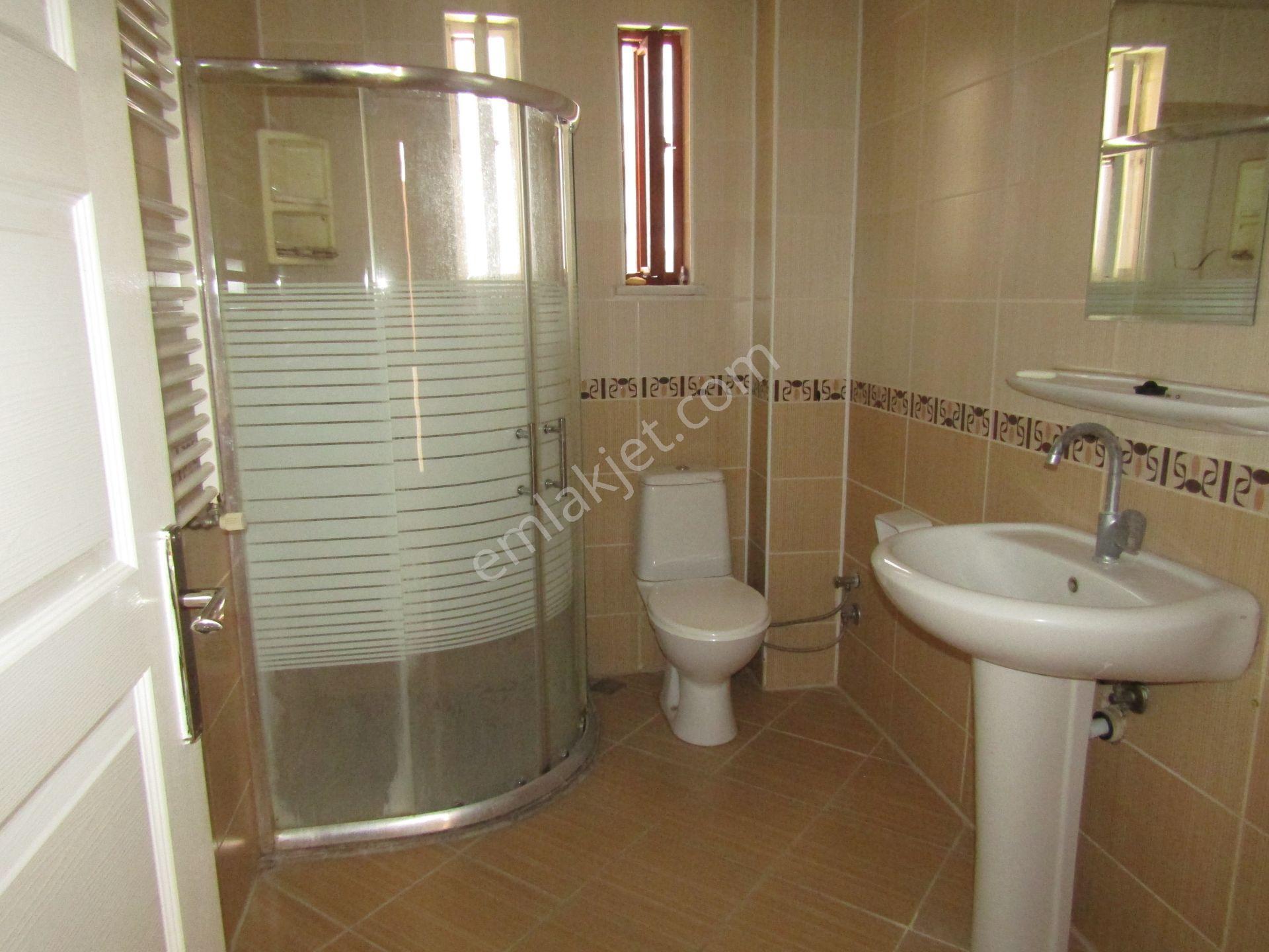 Doğanbey Kısakatlarda 3+1 140m2 3.kat Kombili Balkonlu Kiralık Daire 33bintl - Görsel 13
