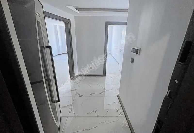 Edremit'te Havuzlu, Lüx, Arakat 3+1 150 M2 Satılık Daire - Görsel 18