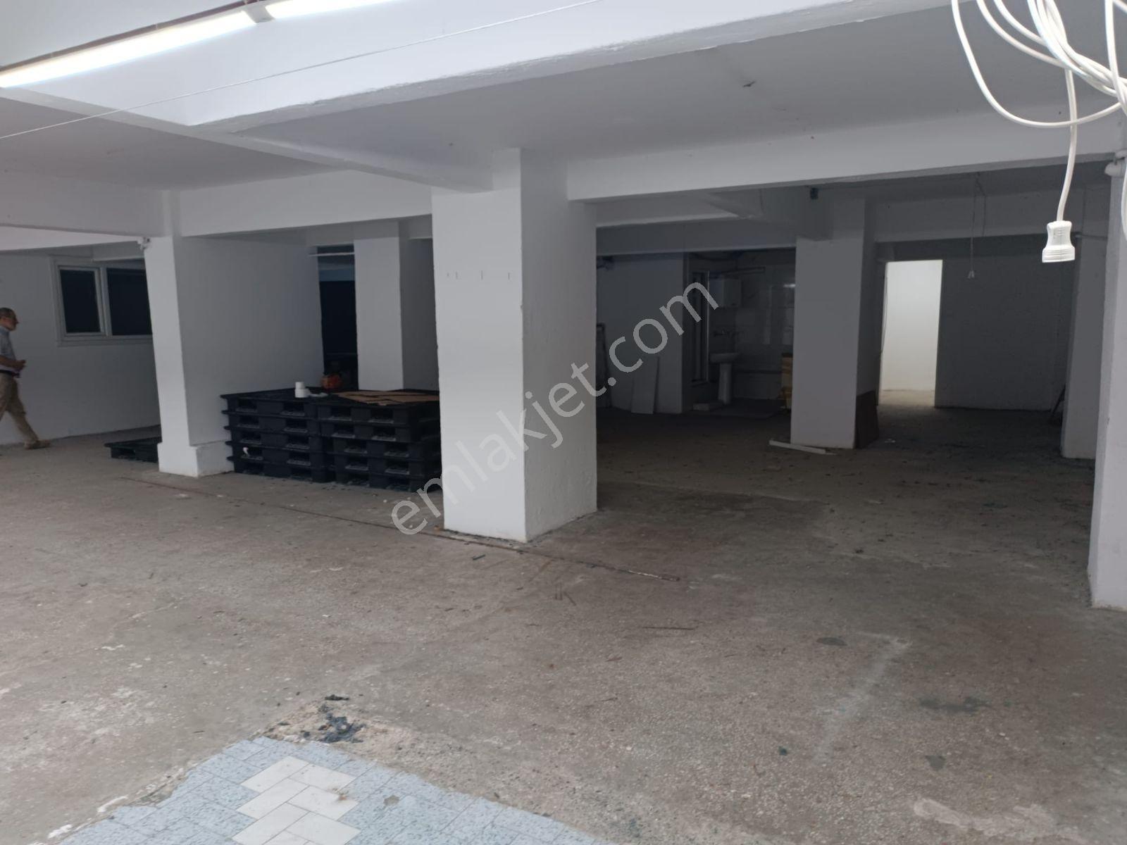 300 M2 Giriş 300 M2 Depo Kiralık Dükkan - Görsel 4