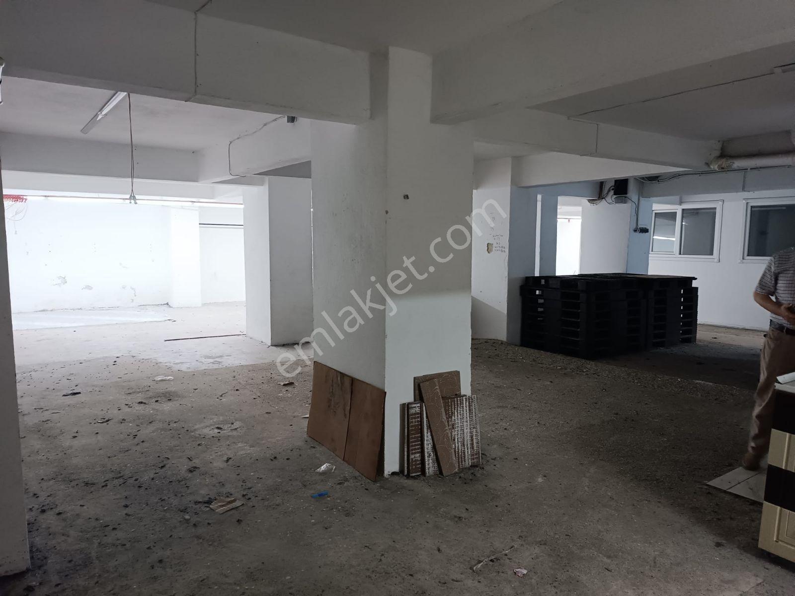300 M2 Giriş 300 M2 Depo Kiralık Dükkan - Görsel 18