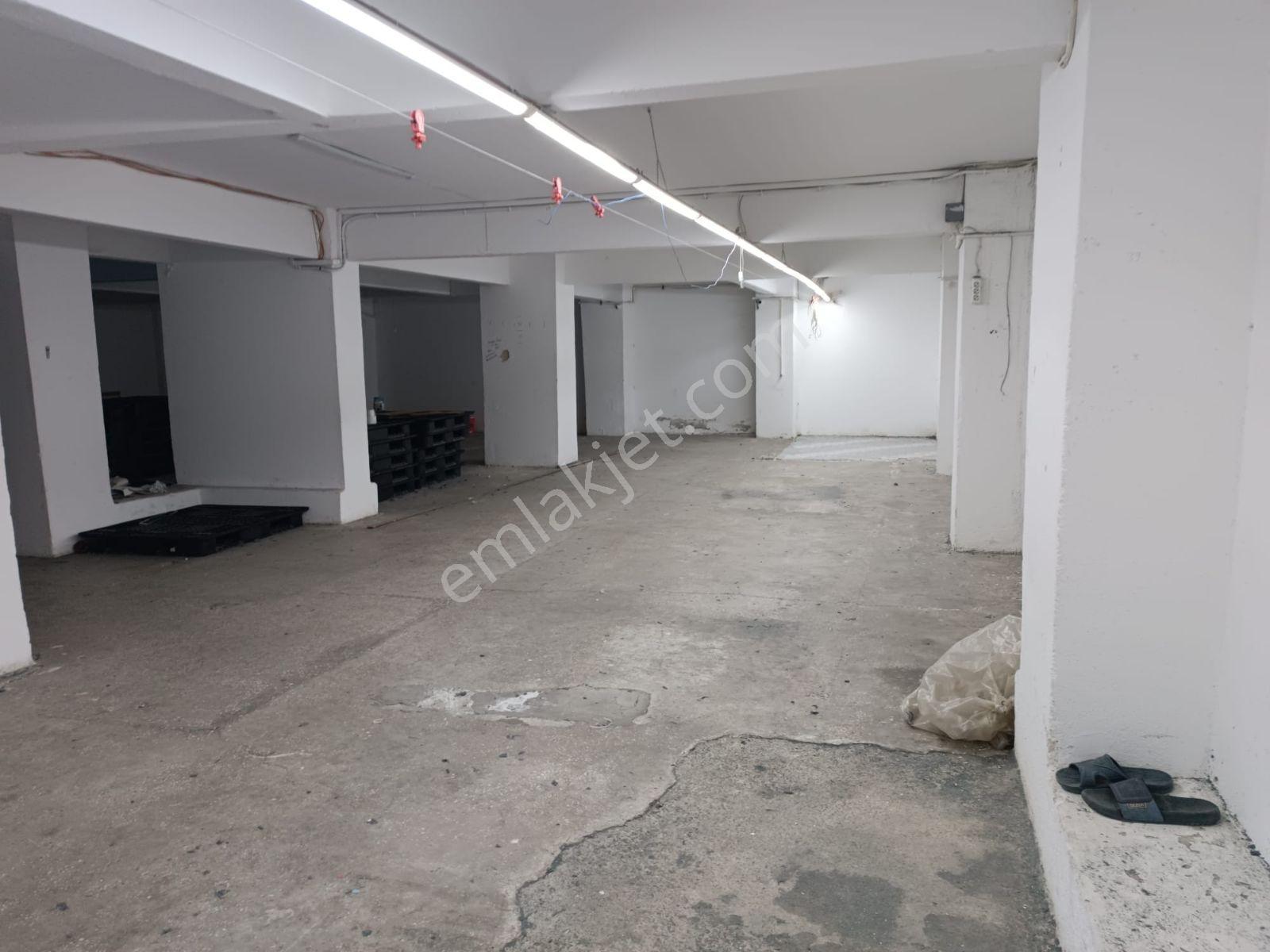 300 M2 Giriş 300 M2 Depo Kiralık Dükkan - Görsel 3