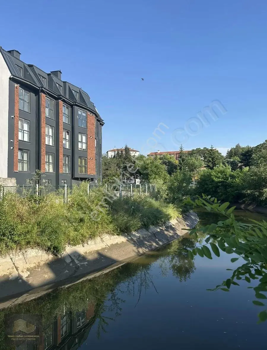 Anadolu Üniversitesi Cuma Kapısı 100 Metre Sorunsuz Kiracılı