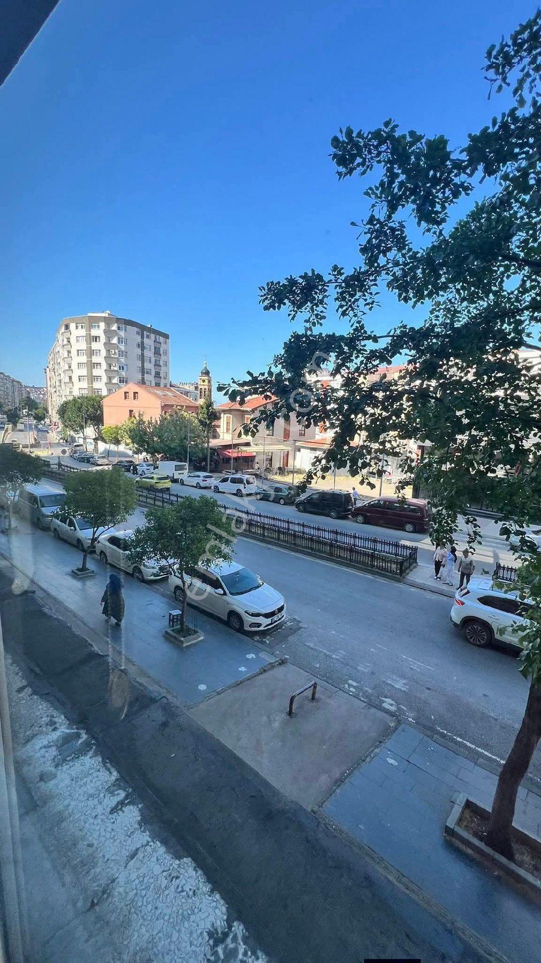 Samsun İlkadım Kadıköy Mahallesi'nde Bulvara Cephe Asansörlü 3+1 Kiralık Daire - Görsel 11