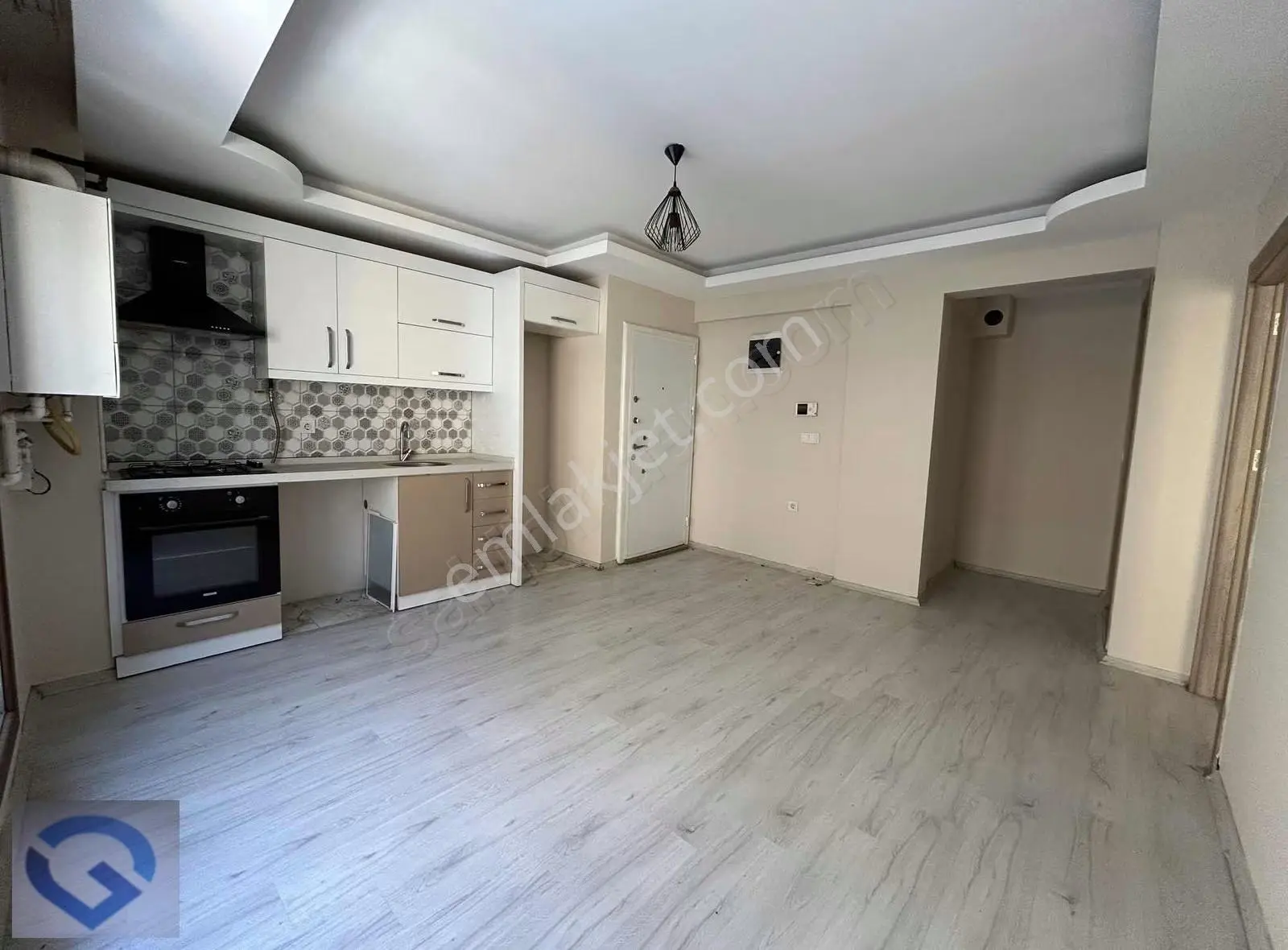 Güvenci'den Balatçık'ta Anadolu Cad.yakını,1+1,55 M²,doğalgazlı