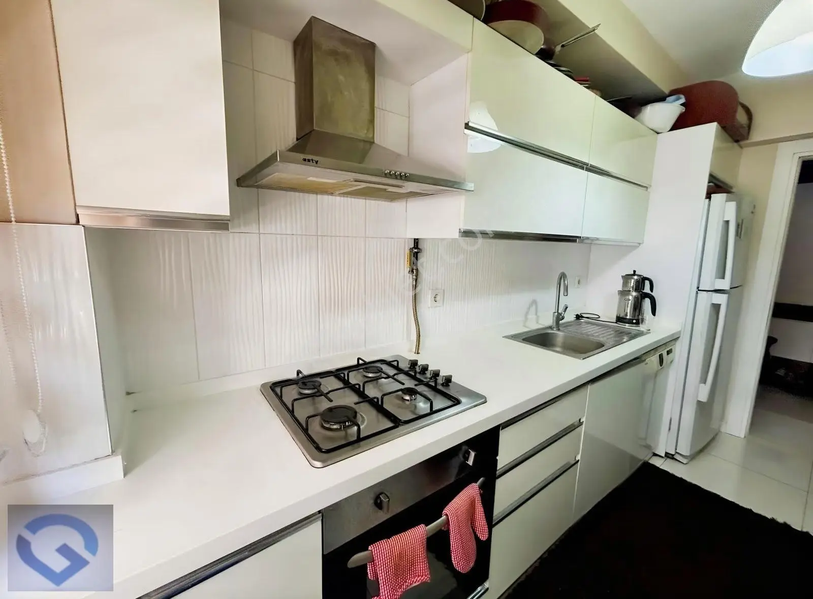 Güvenci'den Elara Sitesinde,havuzlu,2+1,110 M²,ara Kat Satılık - Görsel 2