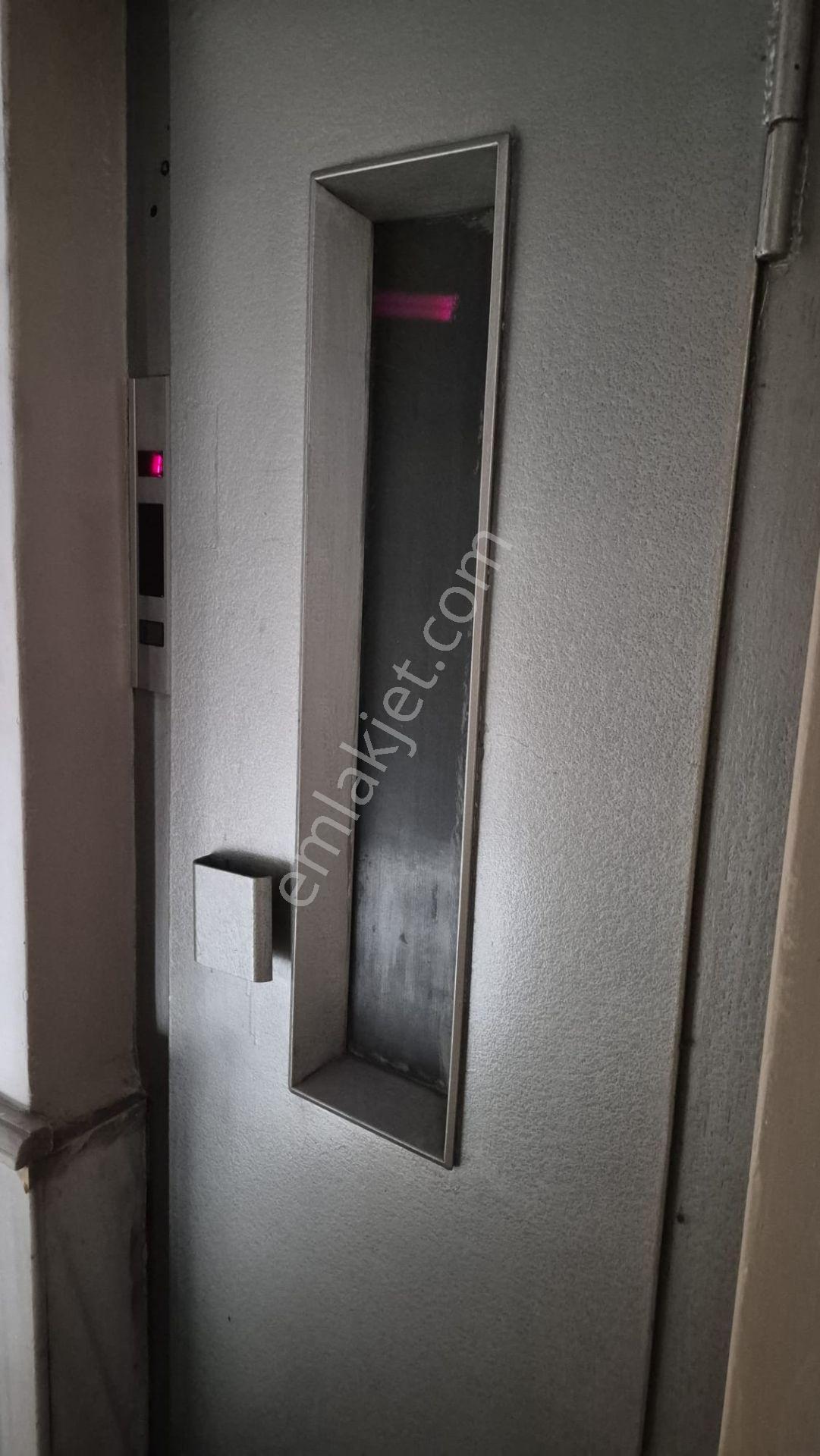 Kadıköy Baharıye Cad. Üzerı 1 .kat Asansörlü Kıralık Büro-ofis! - Görsel 11