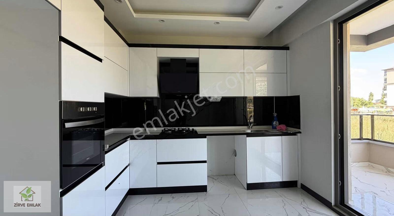 Zirve Emlak Satıyorr Yarenler 4+1 190m2 Garajlı Ultra Lüx Daire