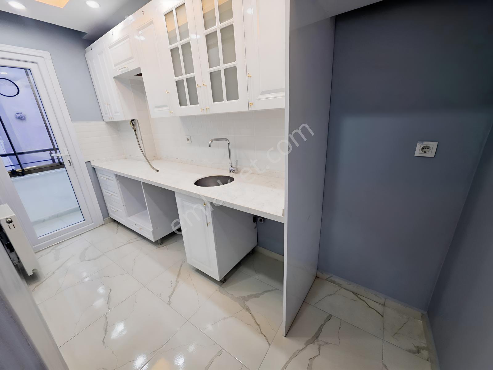 Mimar Emlak'tan Kiralık 1+1 Yeni 2. Kat Daire - Görsel 4