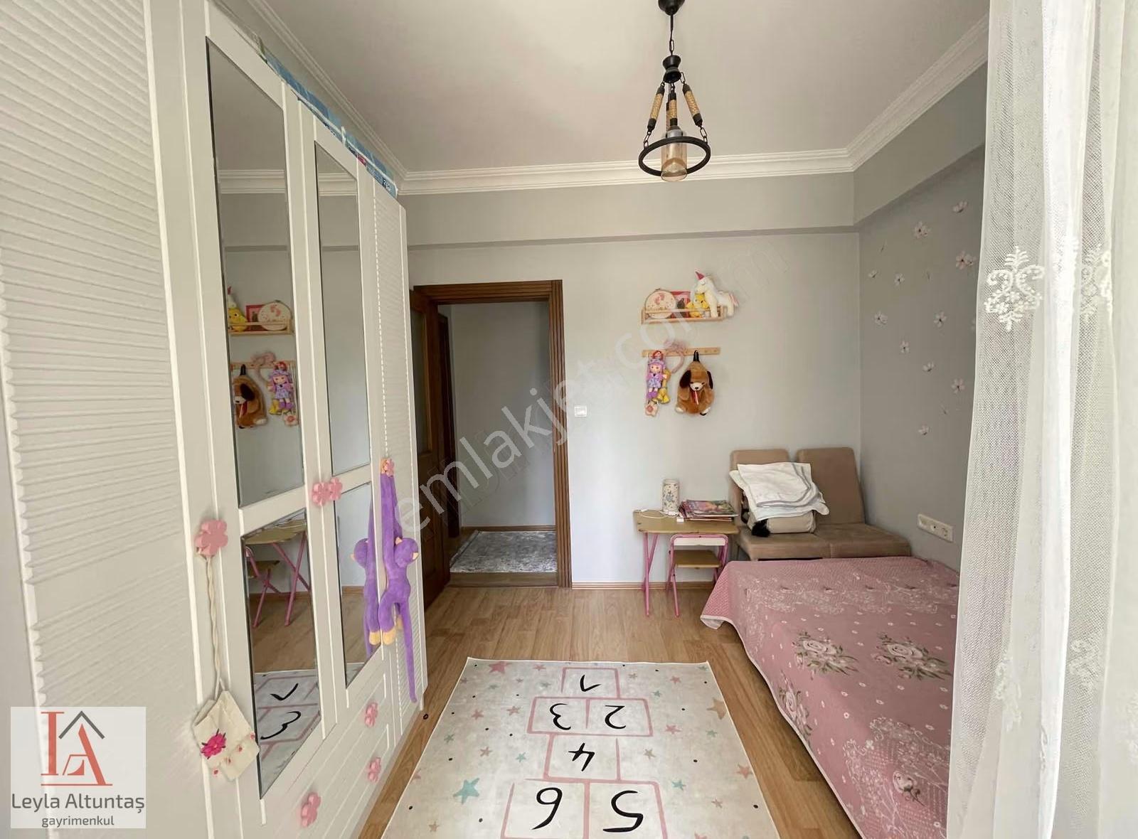 Aydınlıkevlerde Masrafsız Geniş Satılık 3+1 Daire. - Görsel 26