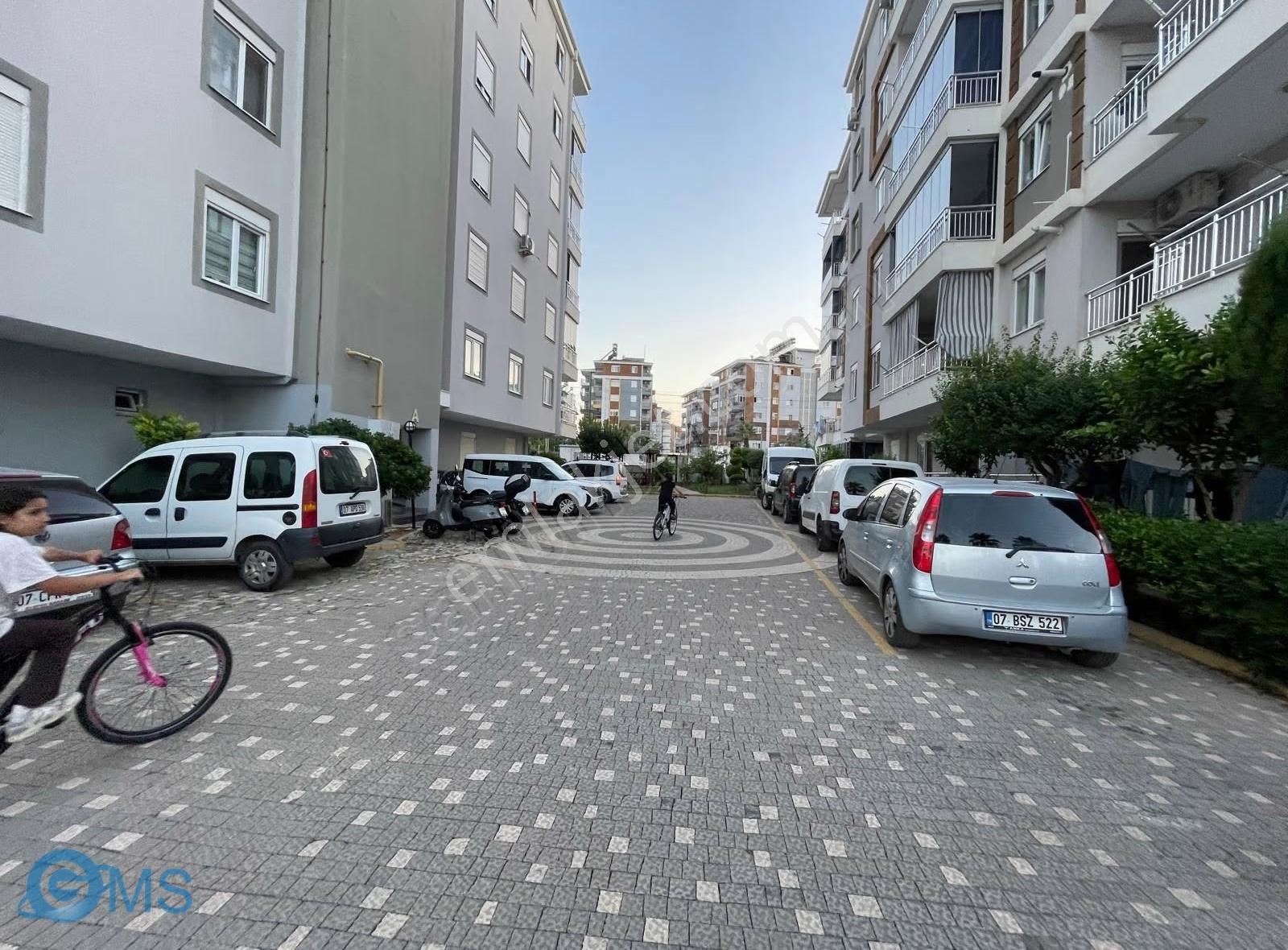 Hüsnü Karakaş'ta Havuzlu Sitede Full Eşyalı 100 M² 2+1 - Görsel 21