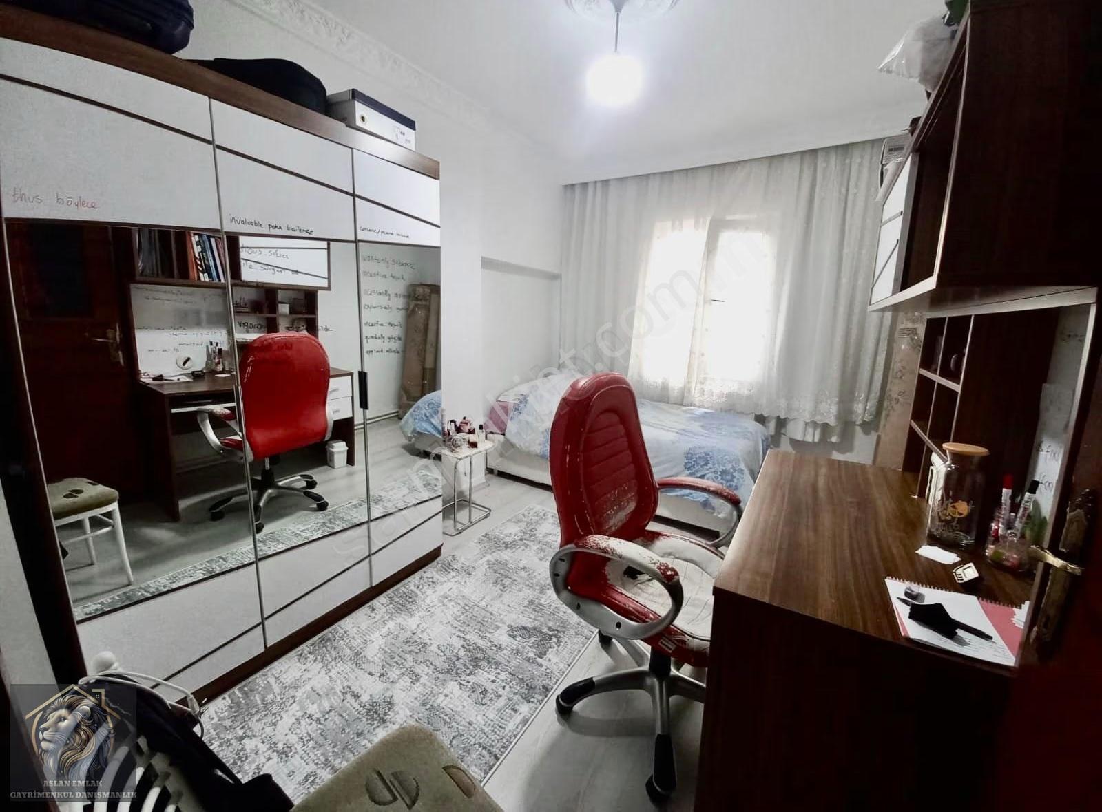 Akşemsettin Mah'de Ara Katta Ön Cephede Satılık Daire - Görsel 14