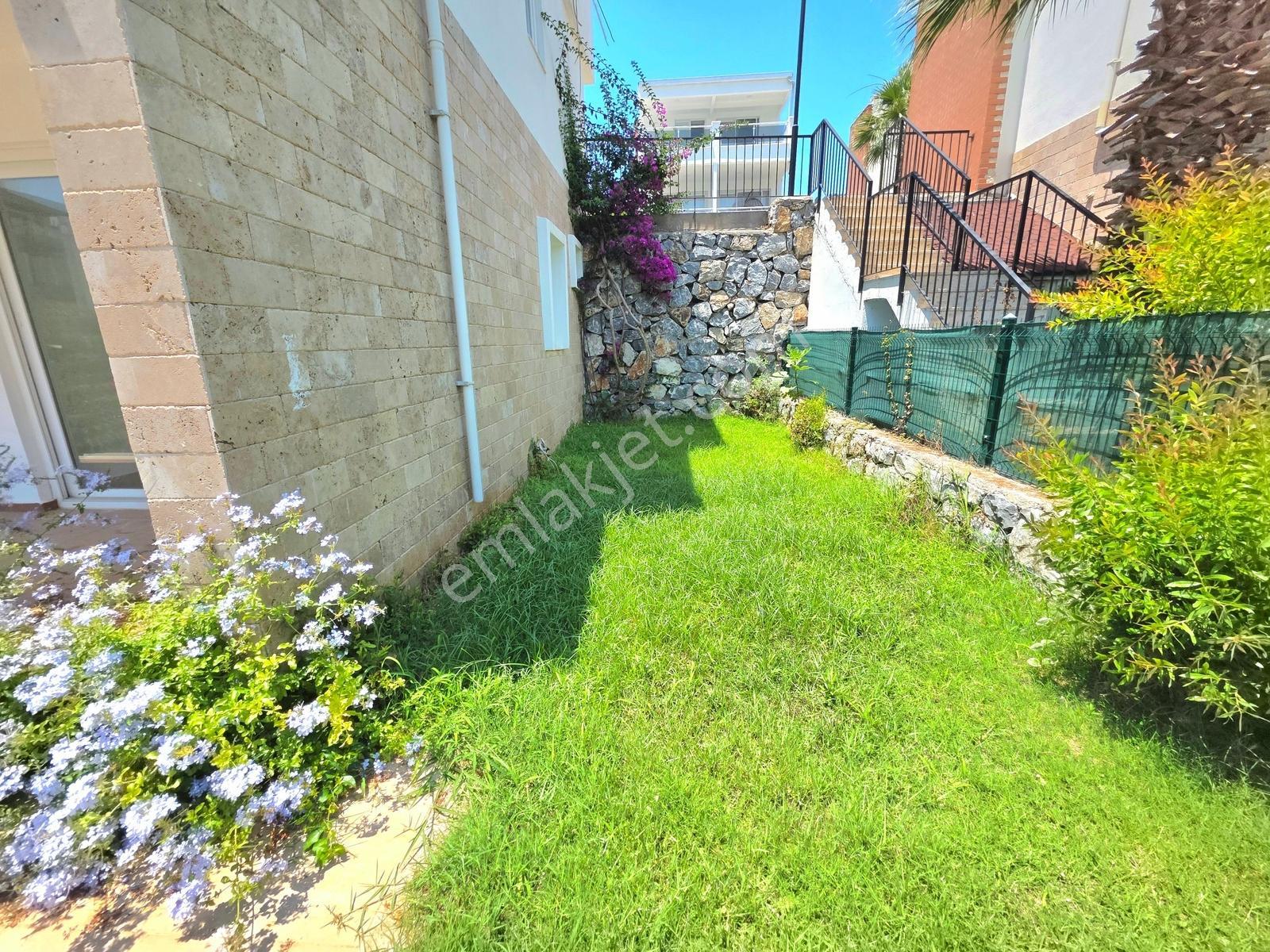 Kıyıkışlacığın En Güzel Sitesinde Deniz Manzaralı Müstakil Villa - Görsel 31