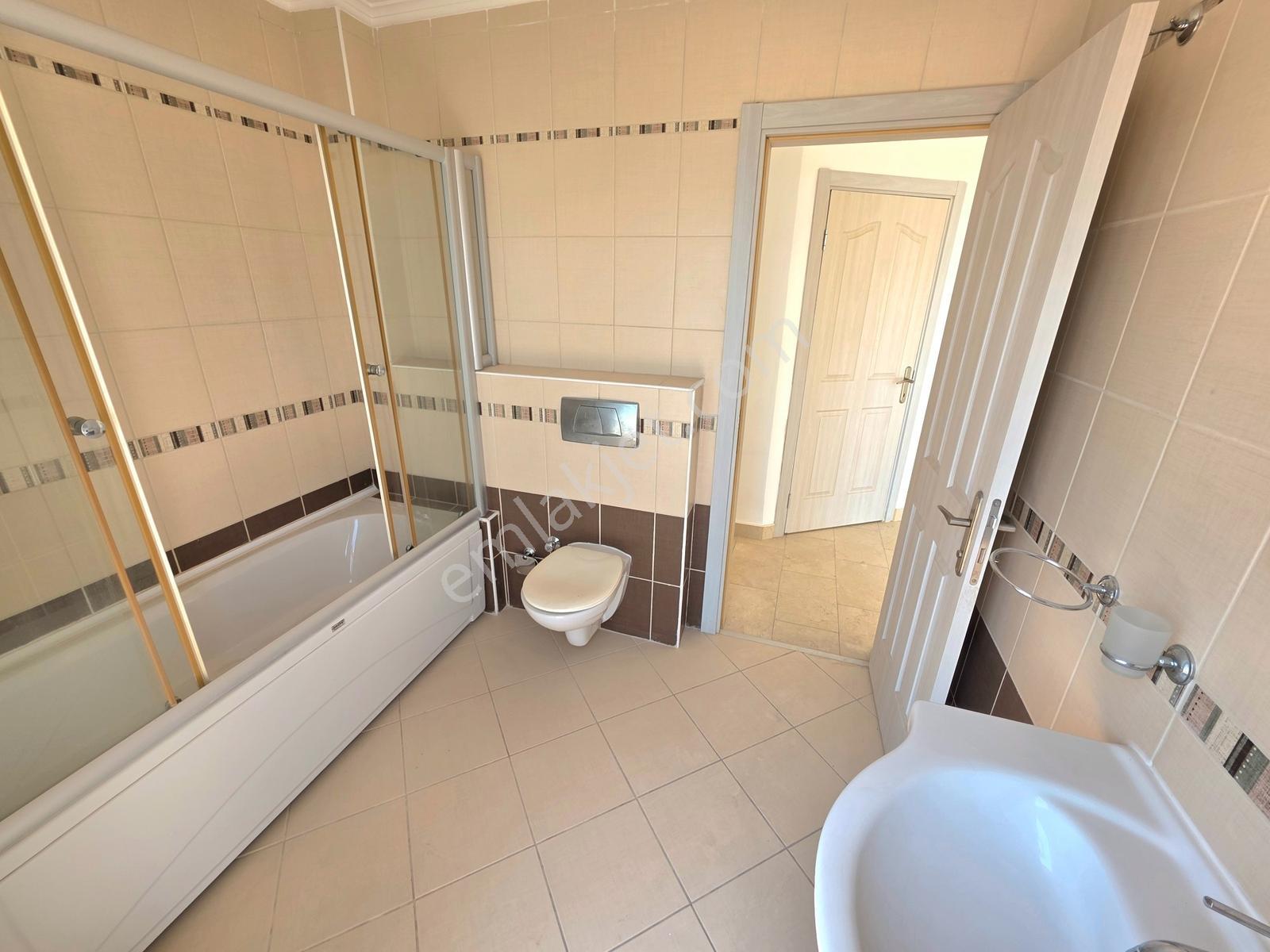 Kıyıkışlacığın En Güzel Sitesinde Deniz Manzaralı Müstakil Villa - Görsel 15