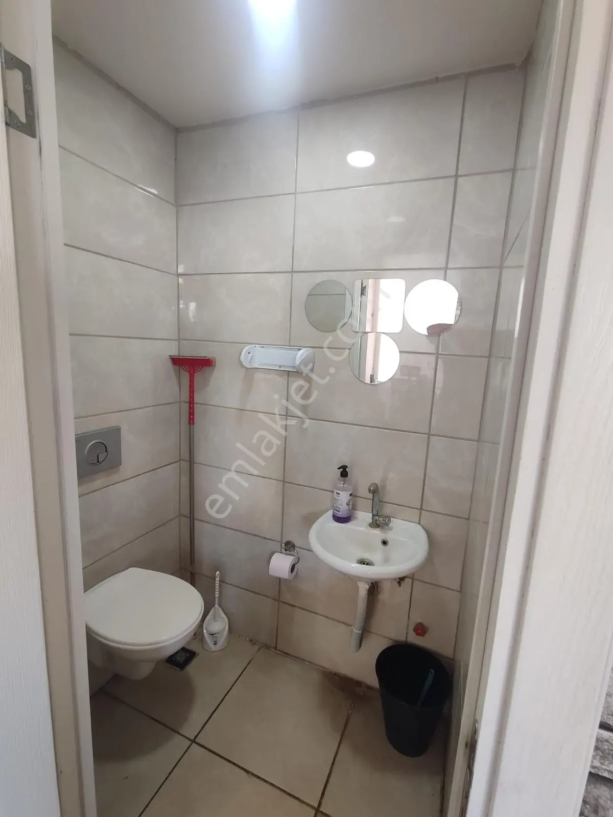 Balçova 'nın İşlek Noktasında 21 M2 Kiralık Dükkan - Görsel 12