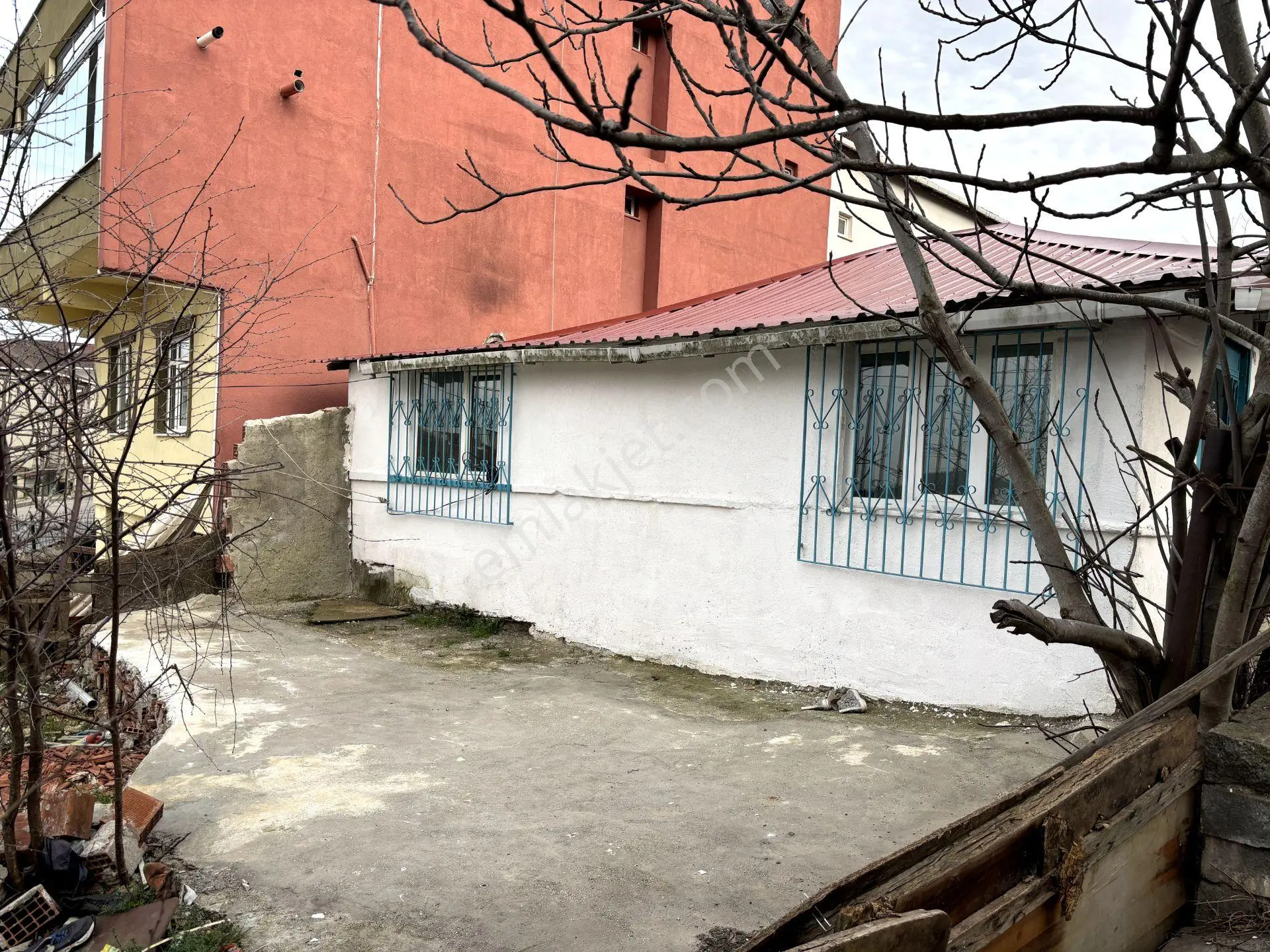 Yenilenmiş Geniş Bahçeli Müstakil Ev - Görsel 3