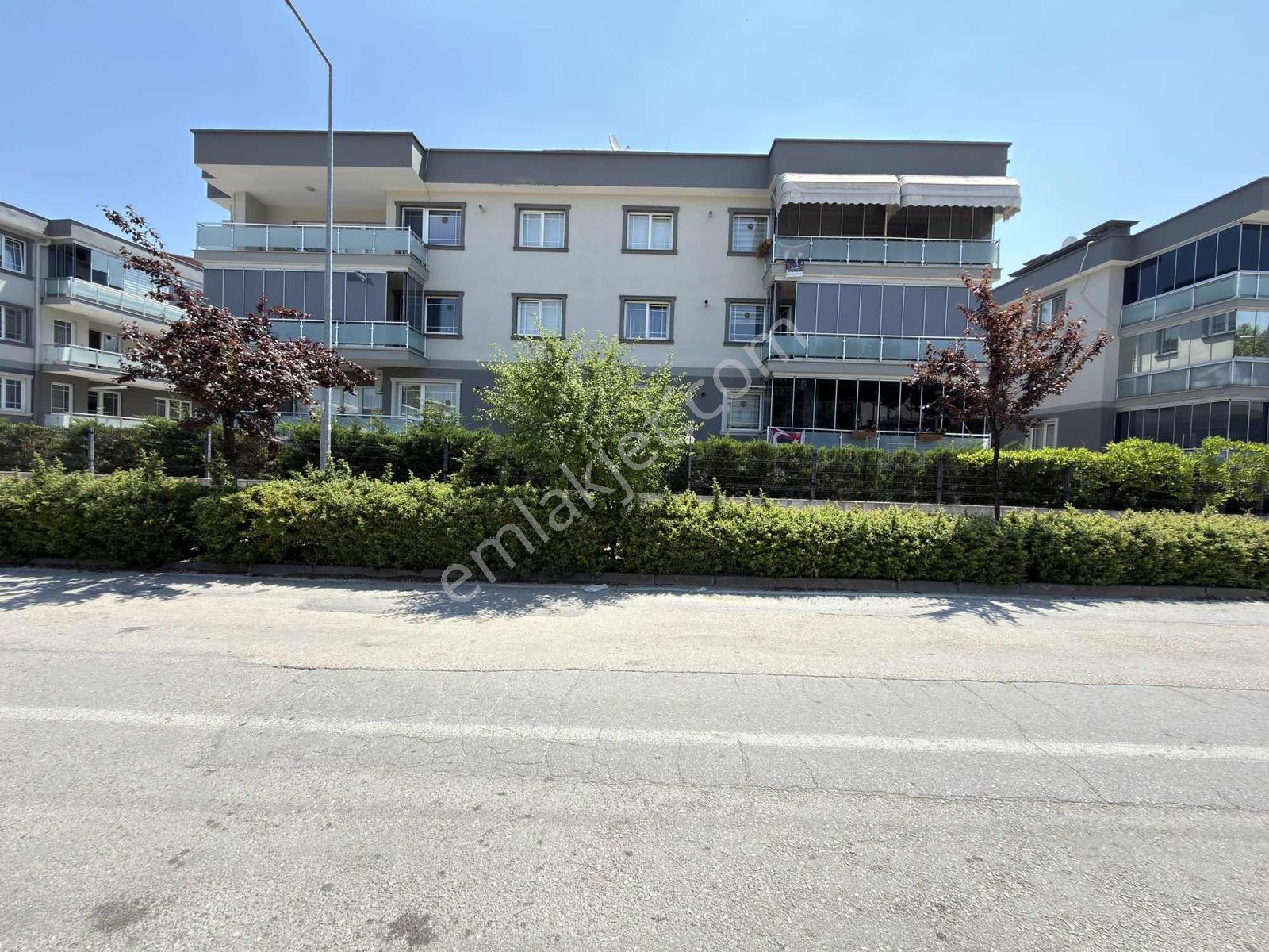 Bursa Çamlıca'da Havuzlu Sitede Kiralıık Daire - Görsel 33