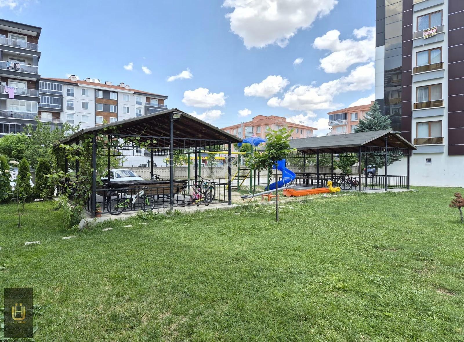Afyon Üçok Emlaktan Hoca Ahmet Yasevi Mah 3+1 127m² Satılık Dair - Görsel 3