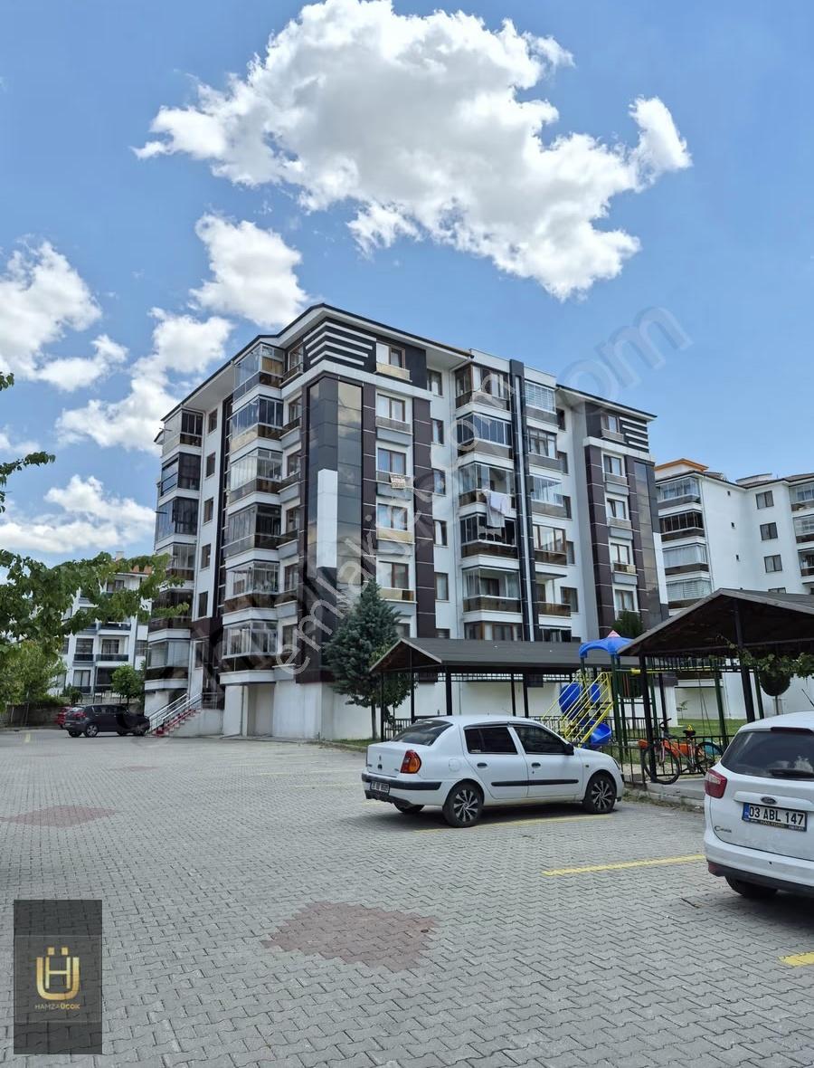 Afyon Üçok Emlaktan Hoca Ahmet Yasevi Mah 3+1 127m² Satılık Dair - Görsel 12