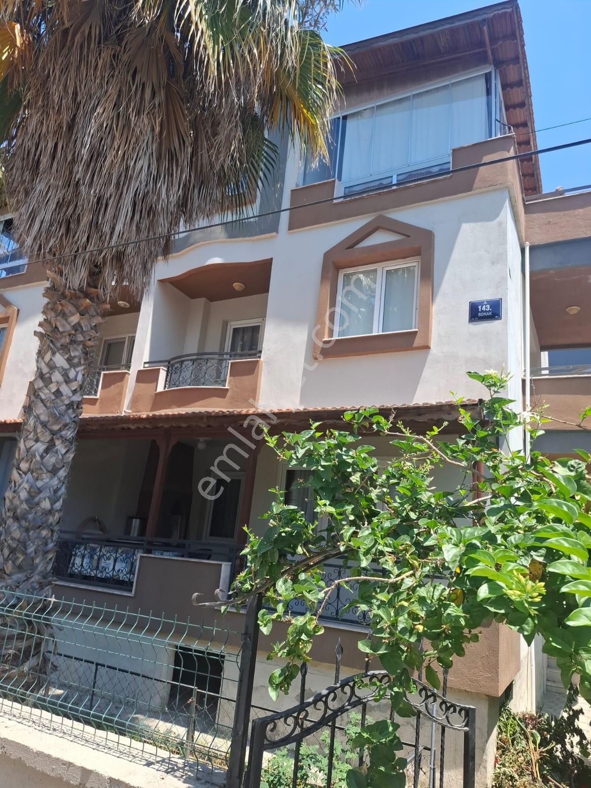 Sığacık'ta Kiralık 6+1 Tripleks Villa - Denize Yakın - Görsel 5