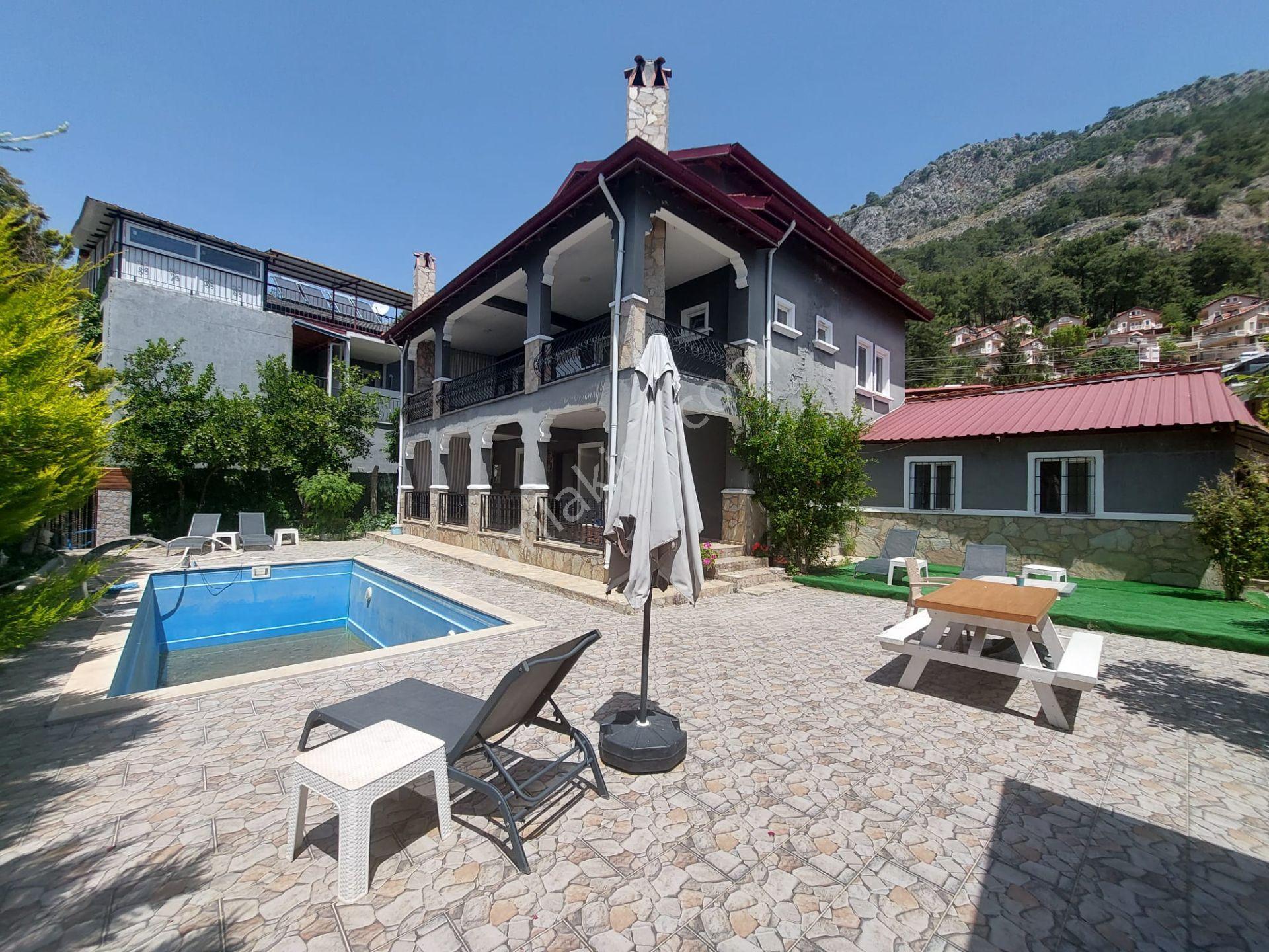 Mugla Fethiye Göcek Te 515 M2 Arsada Deniz Manzaralı 3 Daire Müstakil Olarak Satılık - Görsel 3