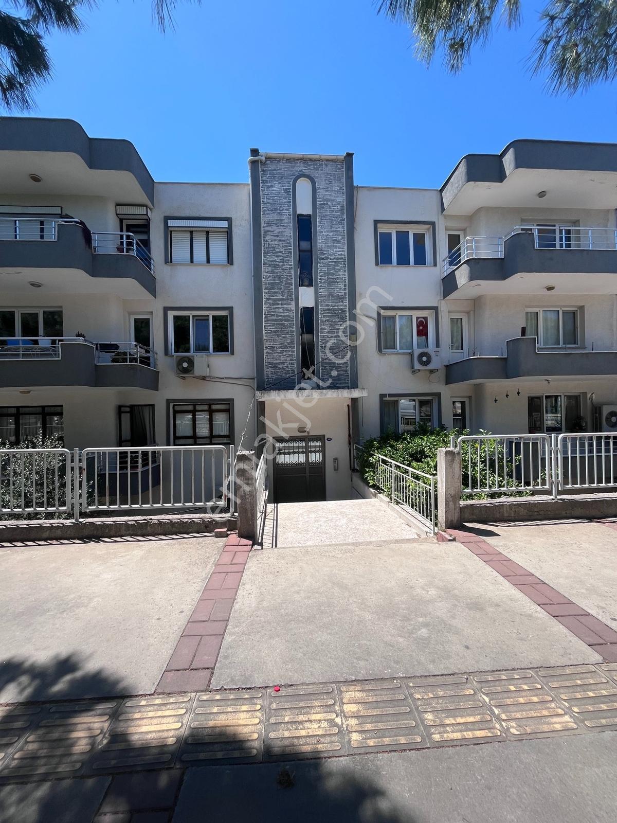 Yenikent Mahallesi'nde, Doğalgazlı, Emsalsiz Konumda 2+1 Daire