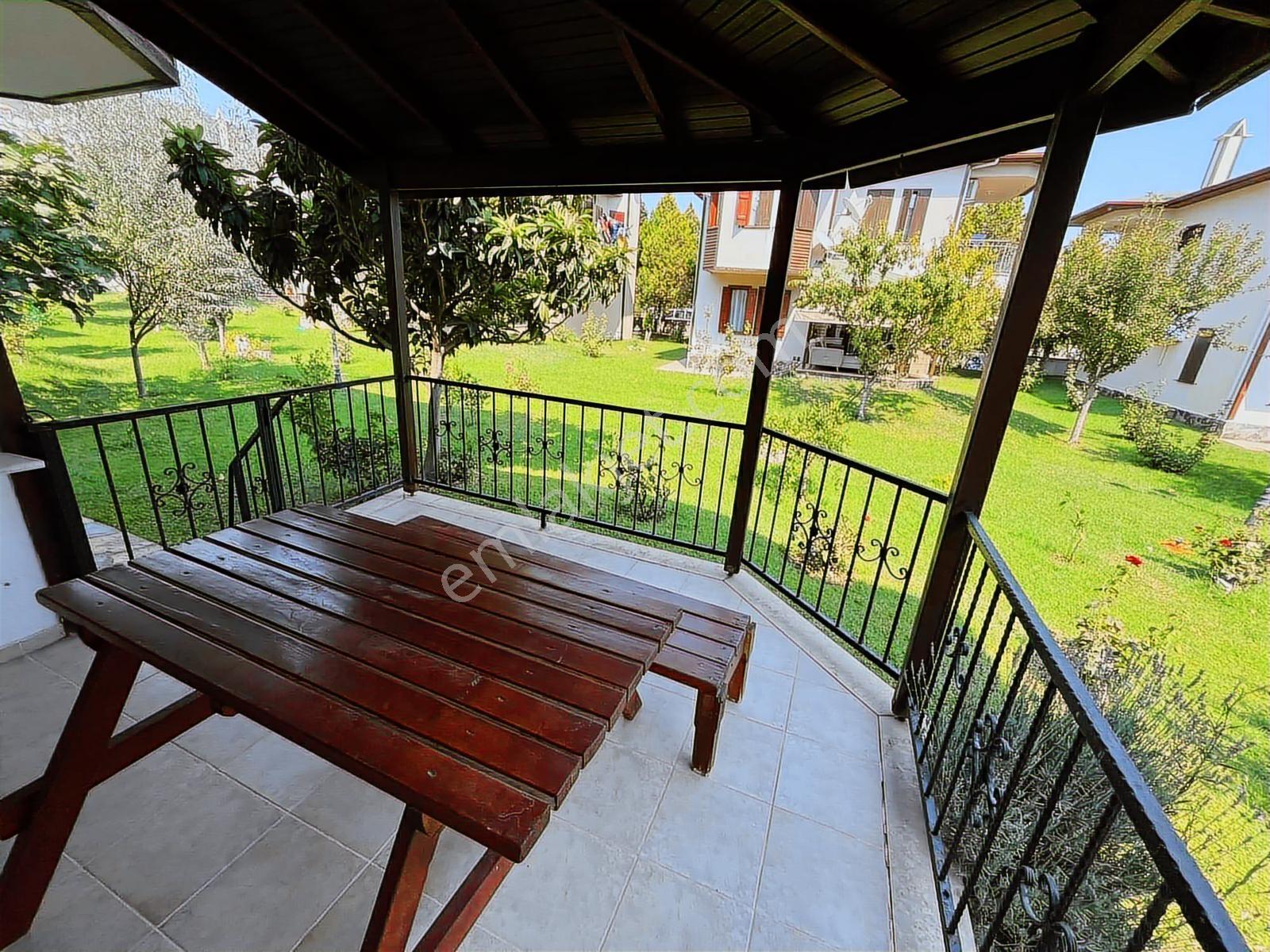 Güçlü Kardeşler Altınoluk Merkezde Denize Yakın 4+1 Villa - Görsel 29