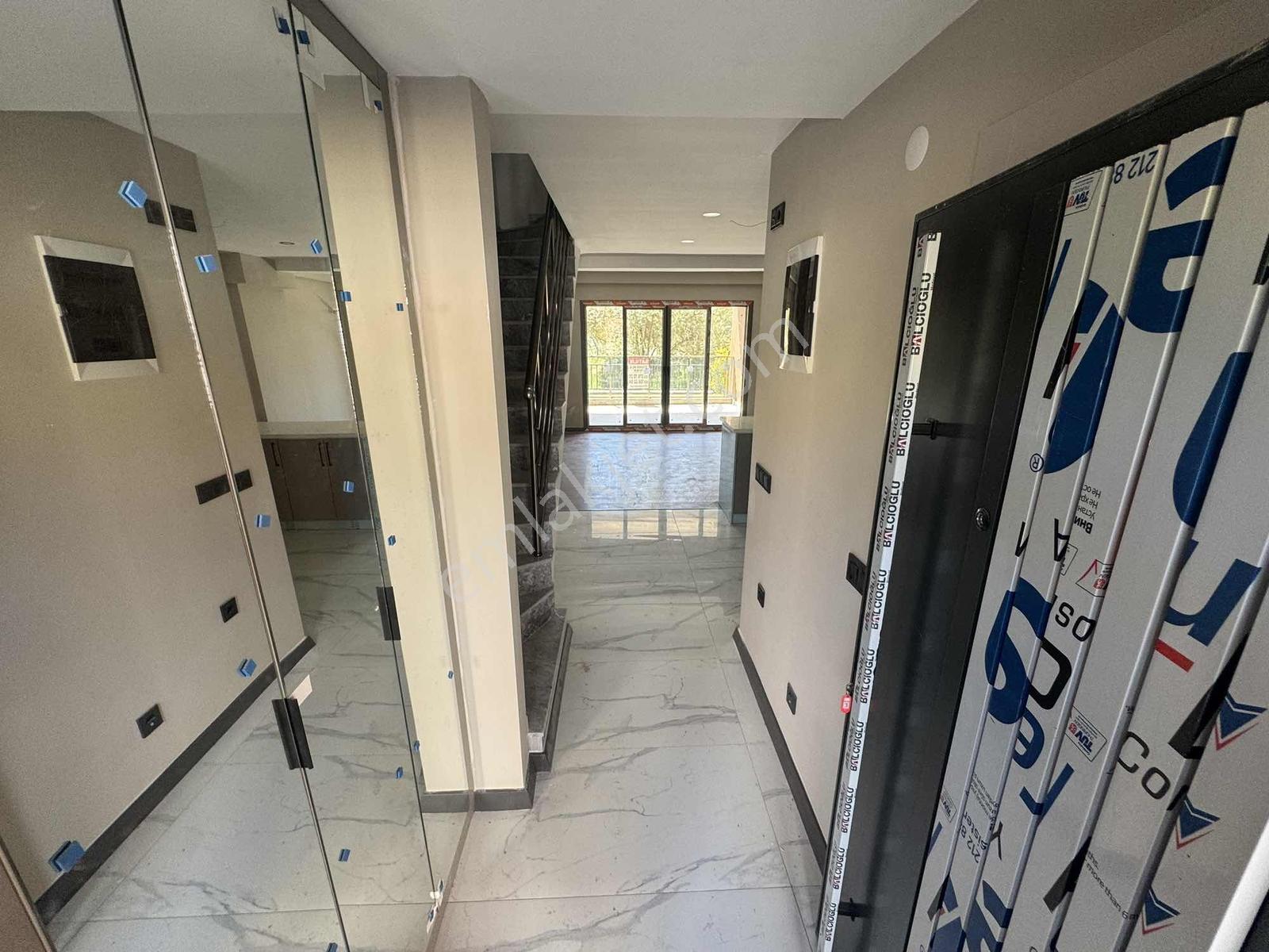 Güçlü Kardeşler Altınolukta 3+1 Bahçeli Lüks Villa - Görsel 28
