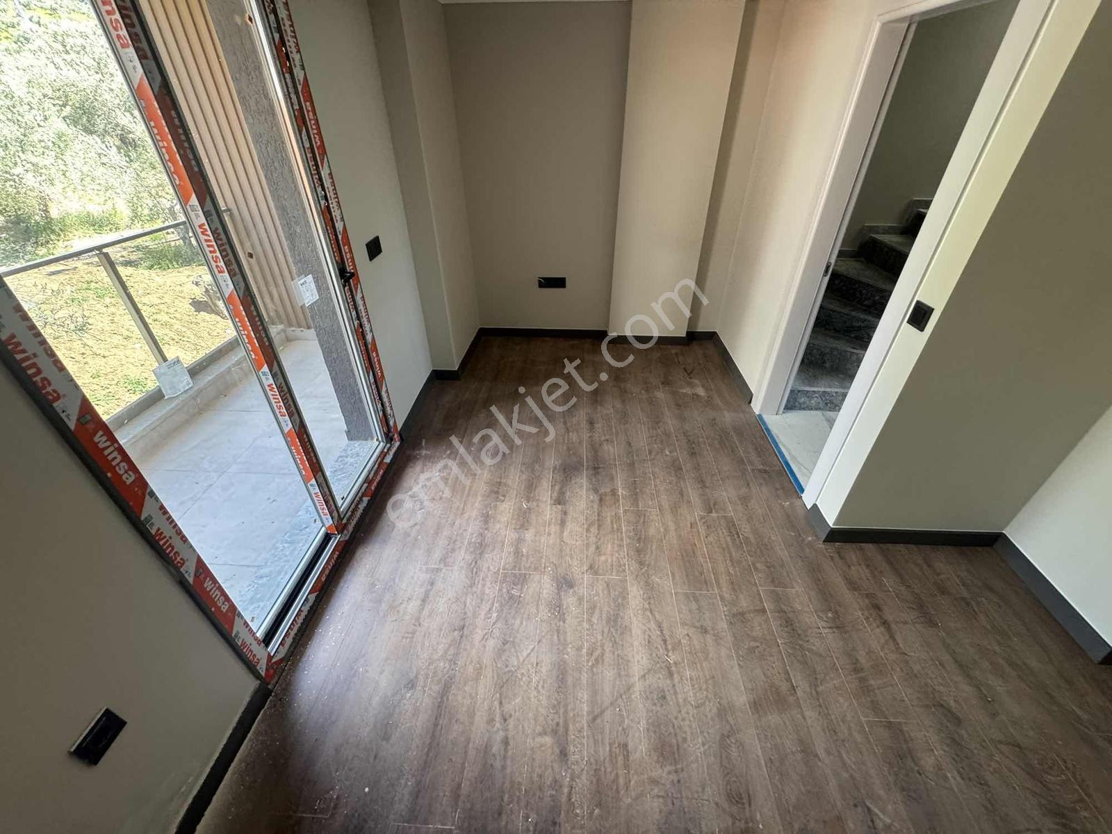 Güçlü Kardeşler Altınolukta 3+1 Bahçeli Lüks Villa - Görsel 3