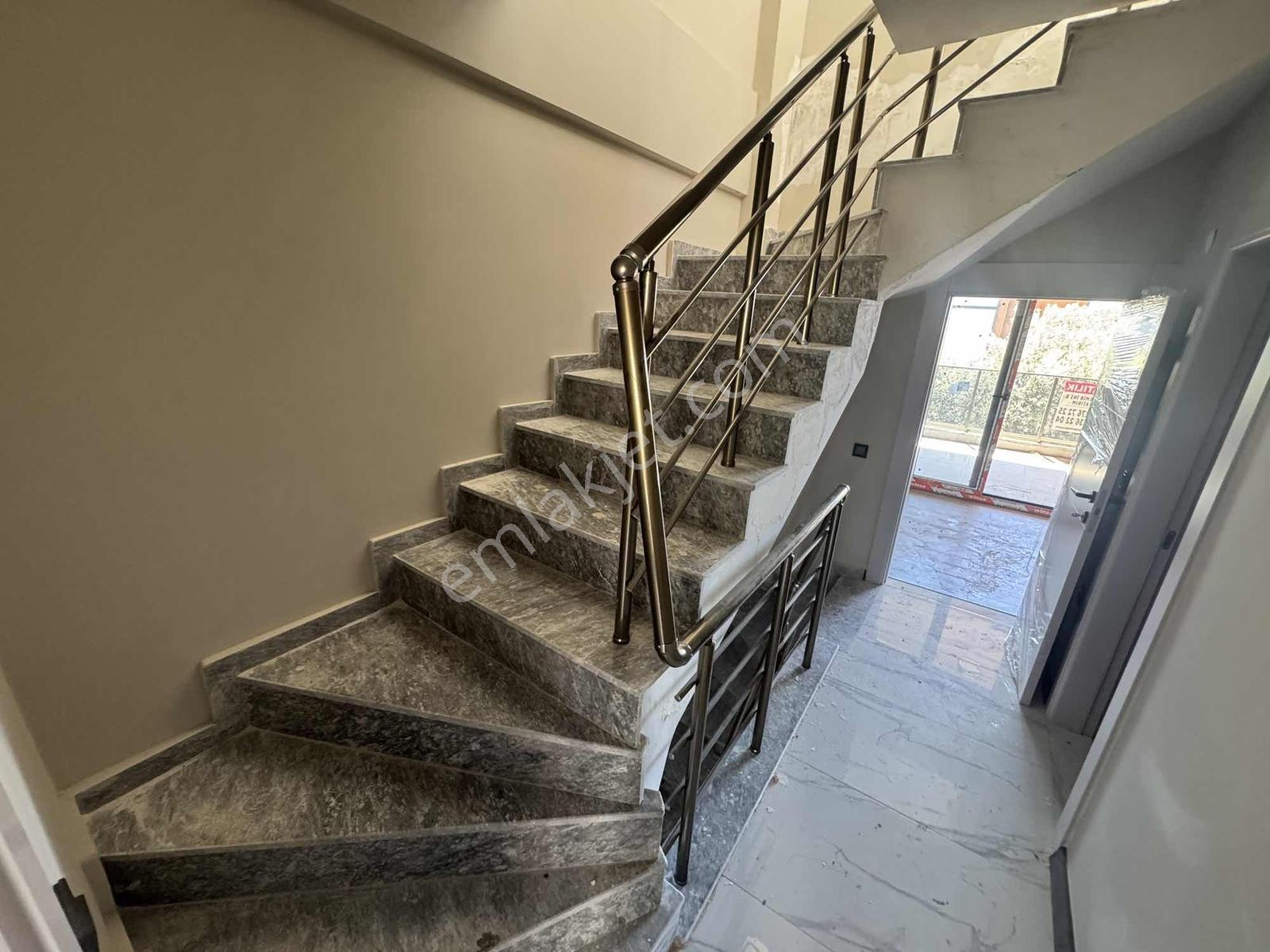 Güçlü Kardeşler Altınolukta 3+1 Bahçeli Lüks Villa - Görsel 20