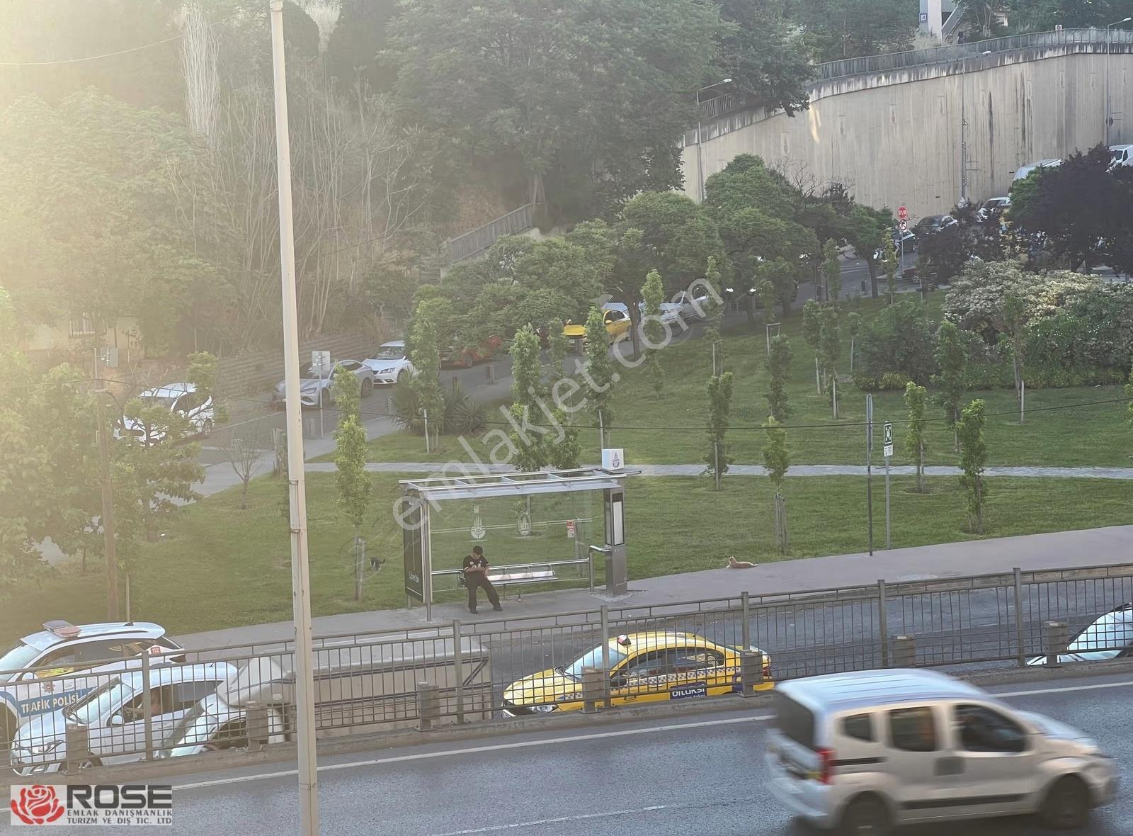 Merkezi Konumda, Tamamen Yenilenmiş, Yüksek Kira Getirili Masraf - Görsel 20